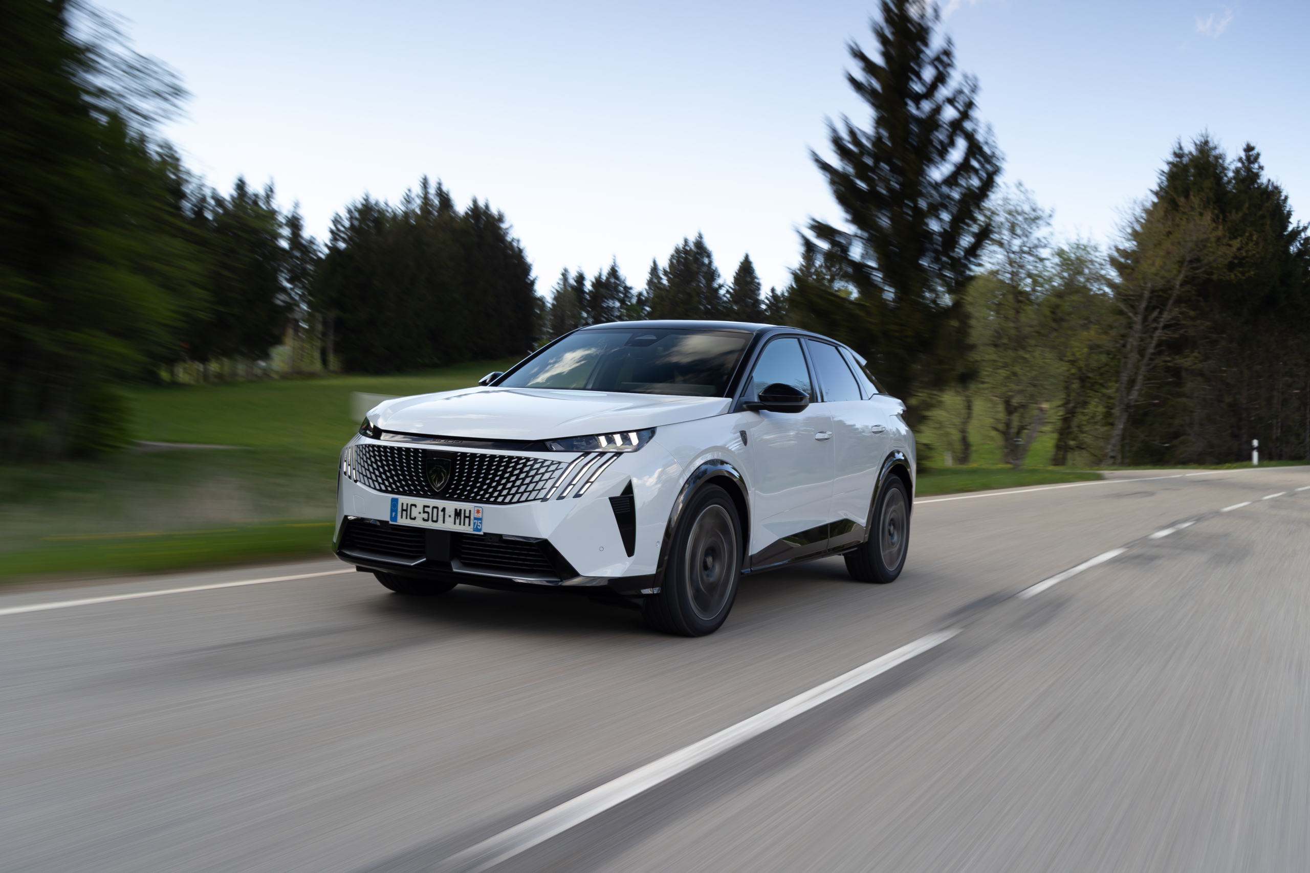 Review Peugeot e-3008 Dual Motor - niet alleen het vermogen is stevig