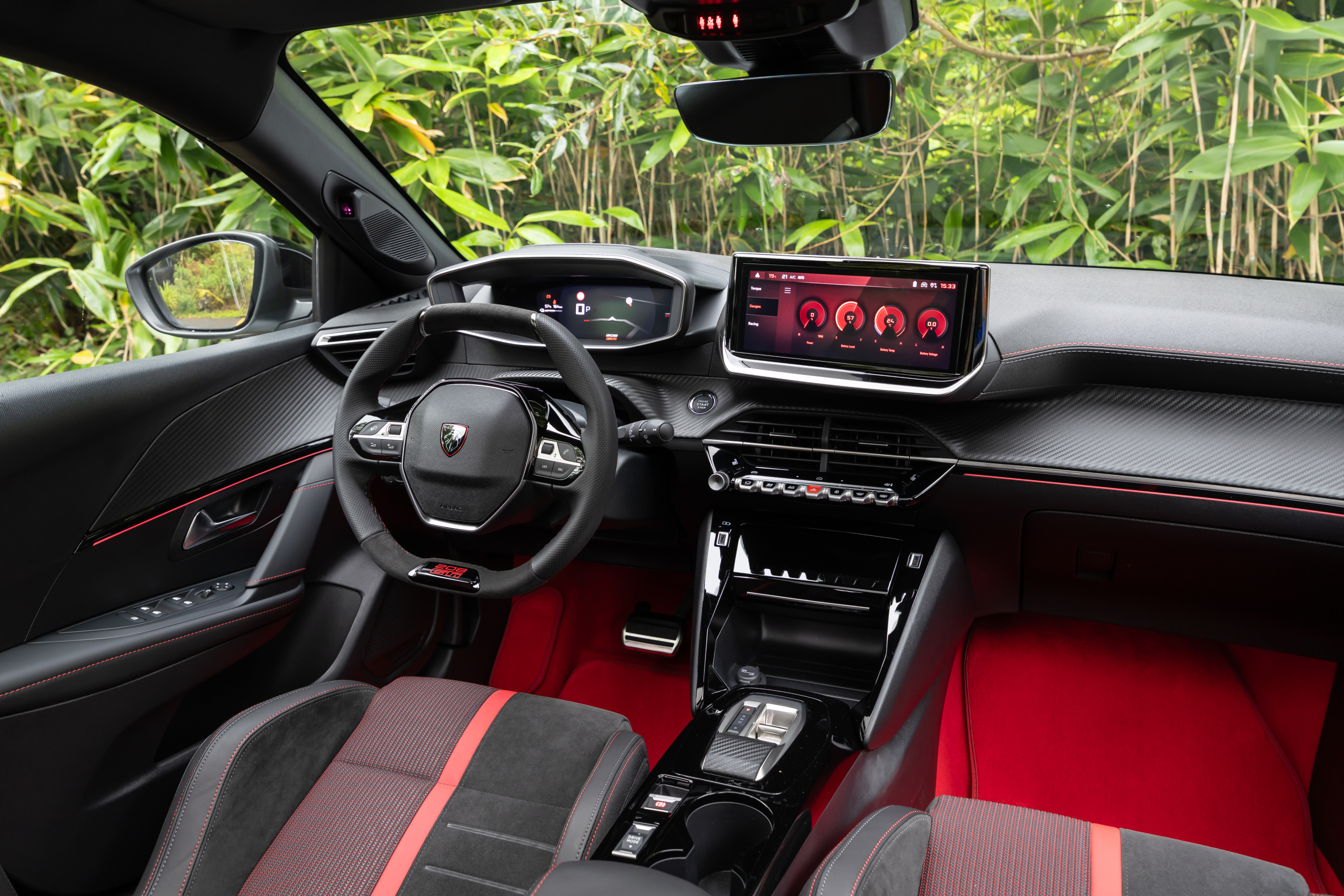 Review Peugeot E-208 GTi: is de duurste hot hatch van Stellantis ook de leukste thuis?