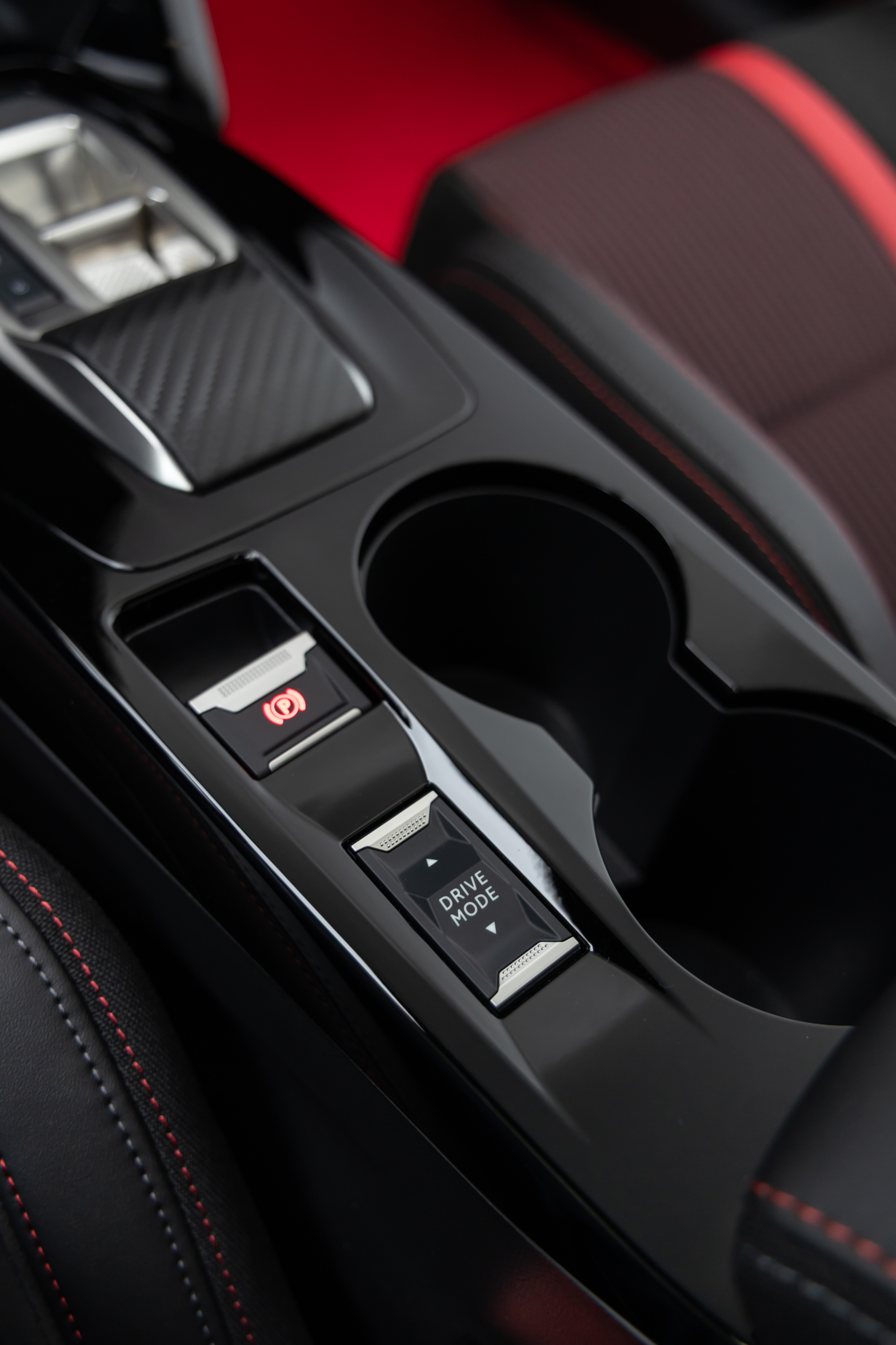 Review Peugeot E-208 GTi: is de duurste hot hatch van Stellantis ook de leukste thuis?