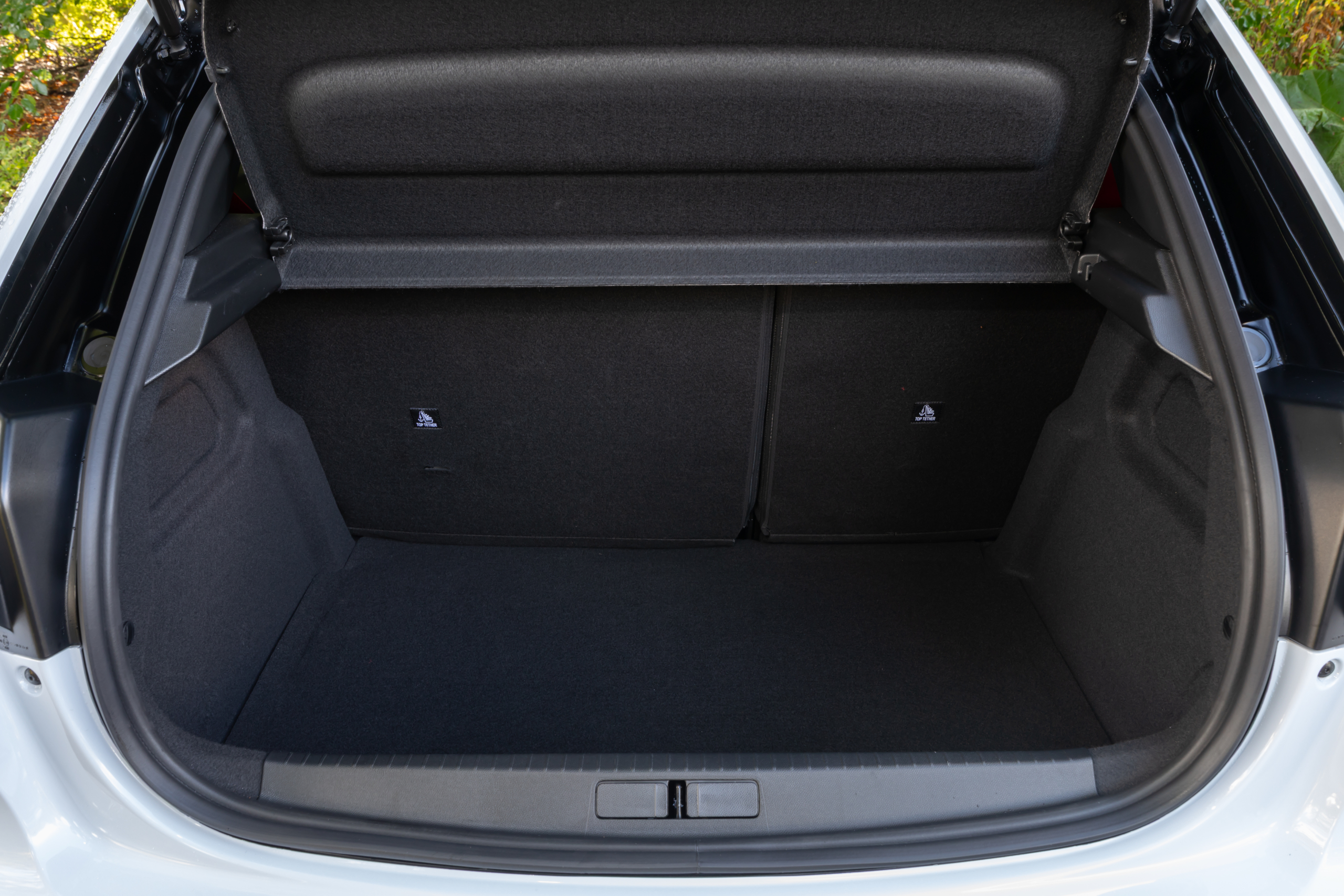 Review Peugeot E-208 GTi: is de duurste hot hatch van Stellantis ook de leukste thuis?