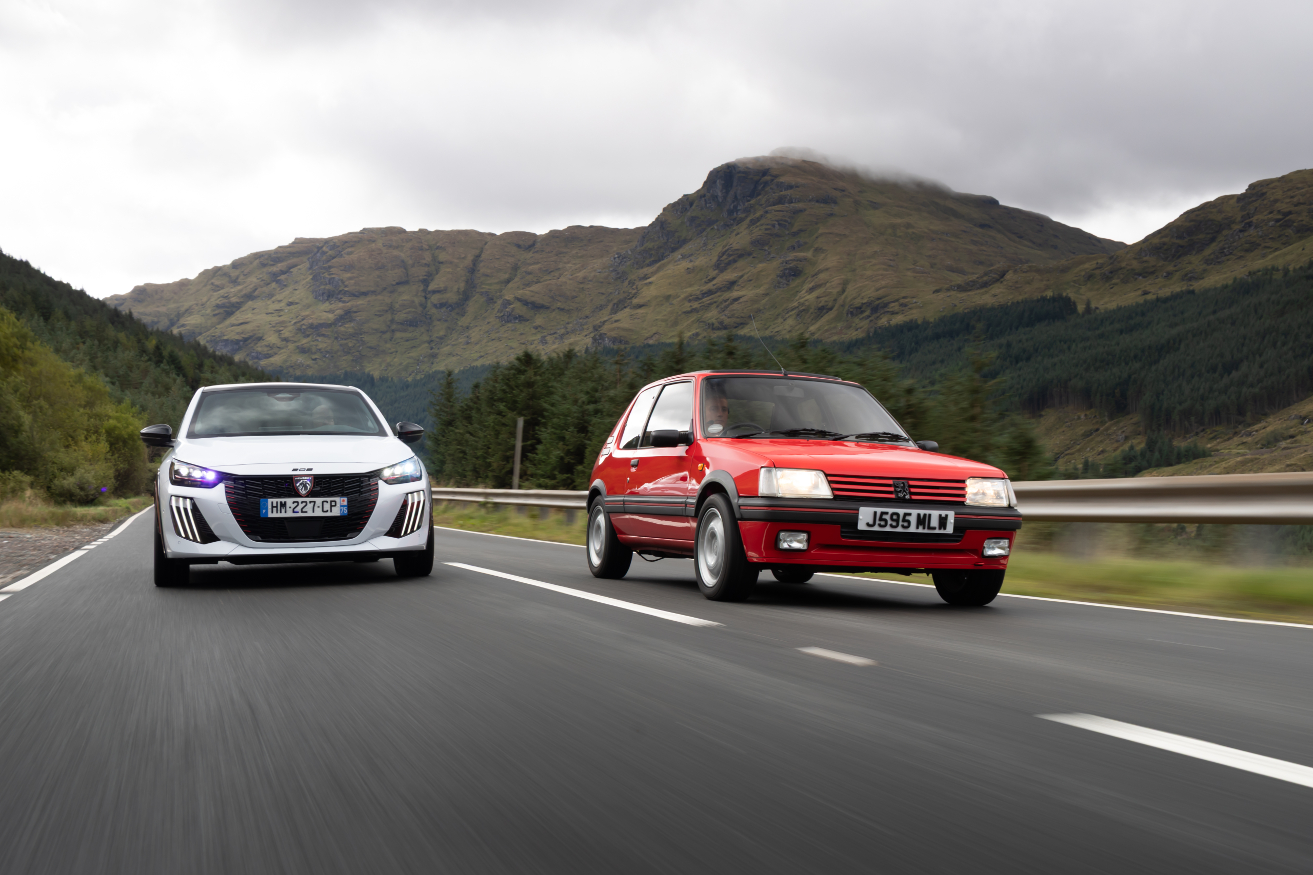 Review Peugeot E-208 GTi: is de duurste hot hatch van Stellantis ook de leukste thuis?