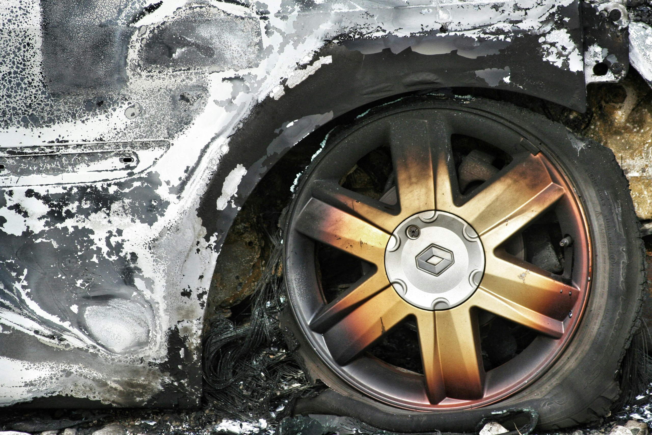 Vuurwerkschade aan je auto, ben je daarvoor verzekerd?