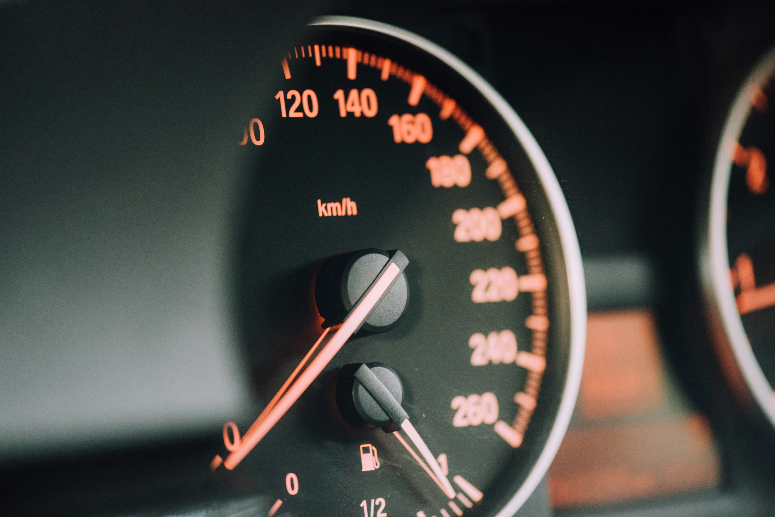 WA, beperkt casco of all risk: welke dekking past bij het bouwjaar van jouw auto?