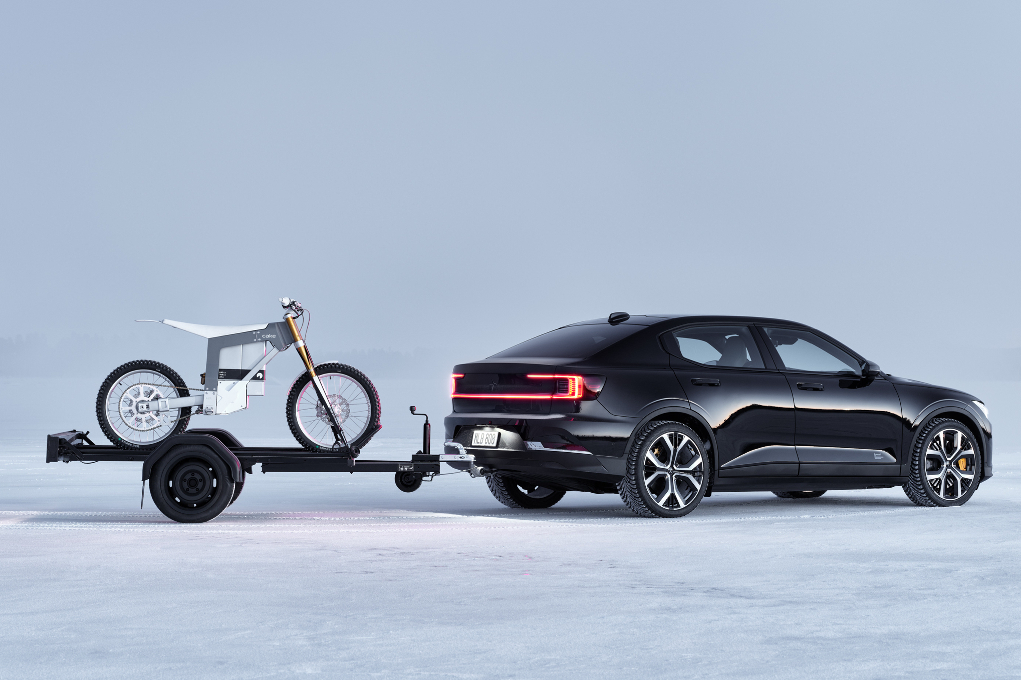 Polestar 2 mag zwaardere aanhangwagen trekken dan Tesla Model 3