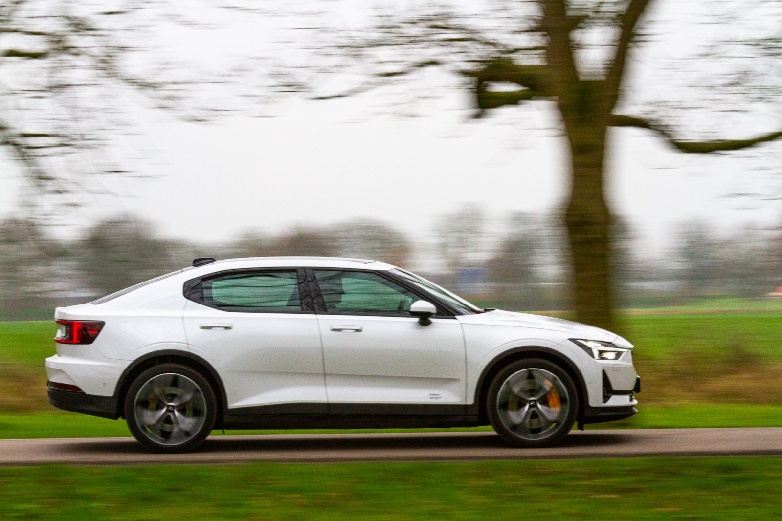 Test met de Polestar 2 … door de winnaar van de Auto Review-lezersactie