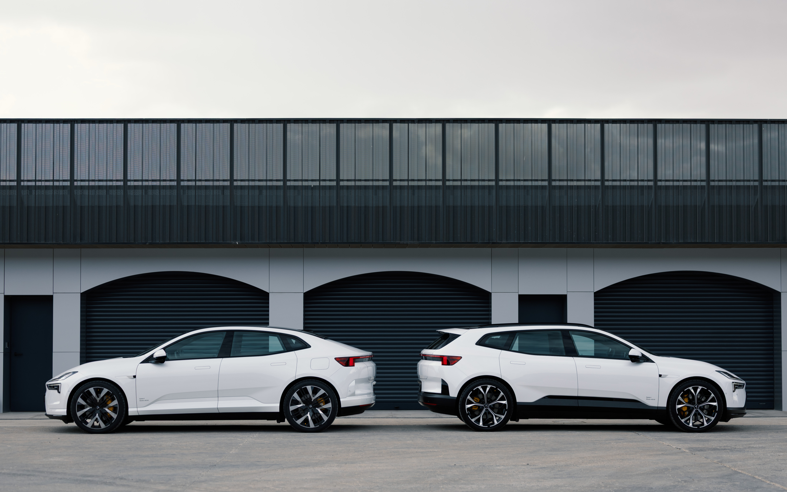 REVIEW - De Polestar 4 SUV is stiekem helemaal geen SUV, maar wel een leuke auto (met video)