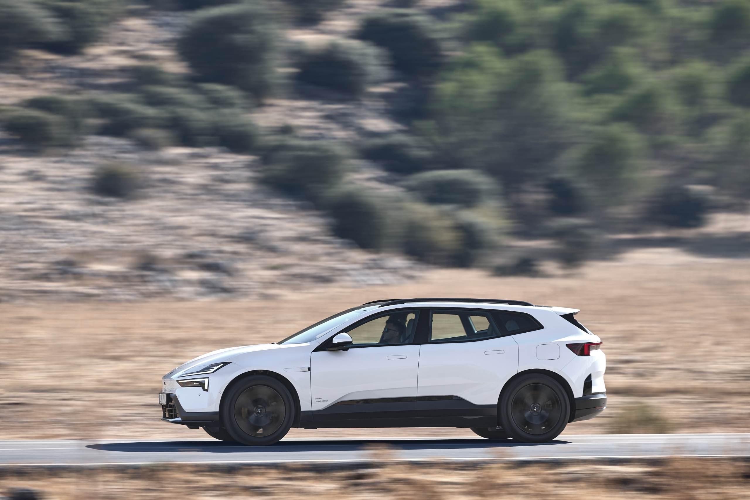 REVIEW - De Polestar 4 SUV is stiekem helemaal geen SUV, maar wel een leuke auto (met video)