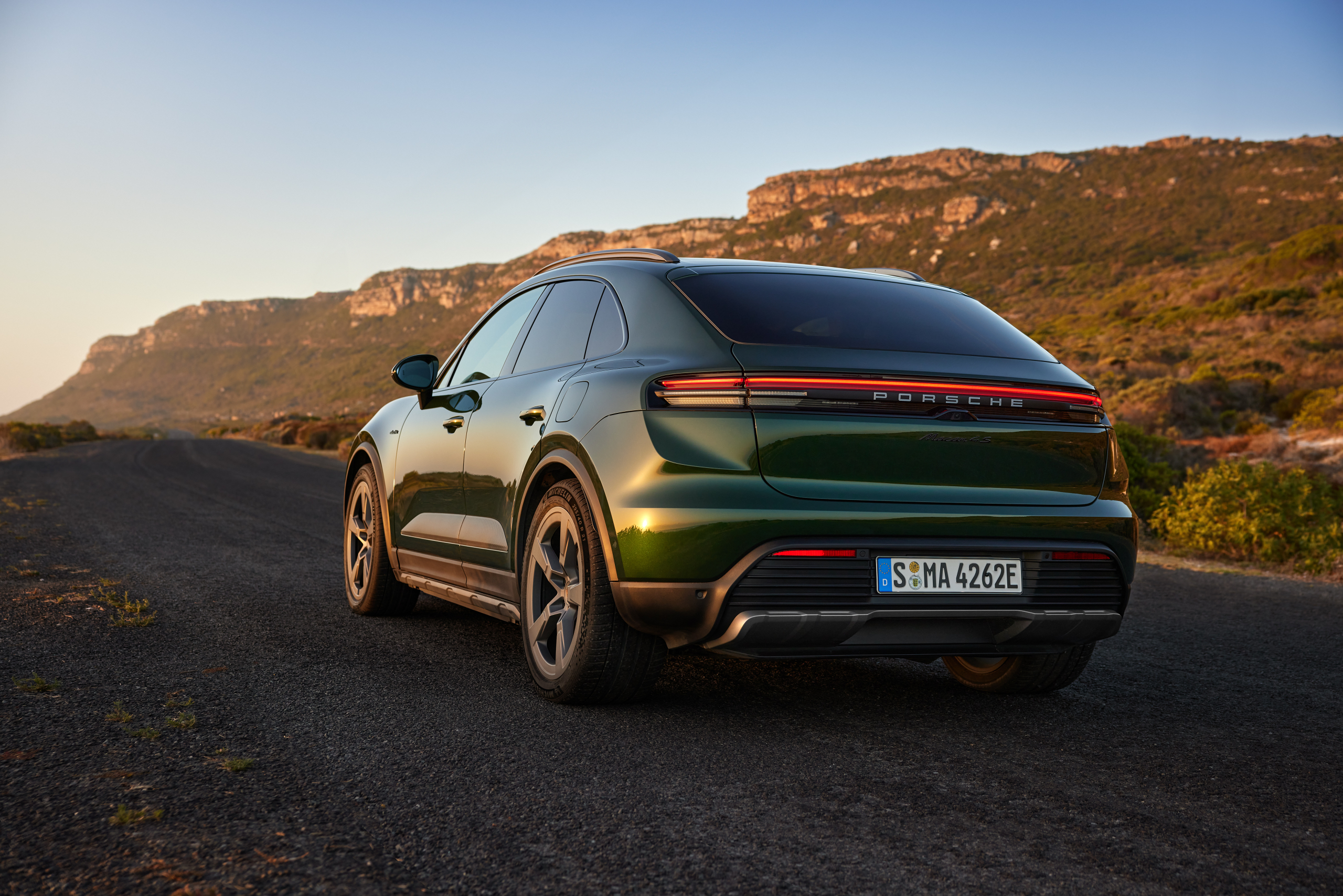 Porsche Macan Electric is goedkoper dan ooit, maar je verliest wat en wint wat