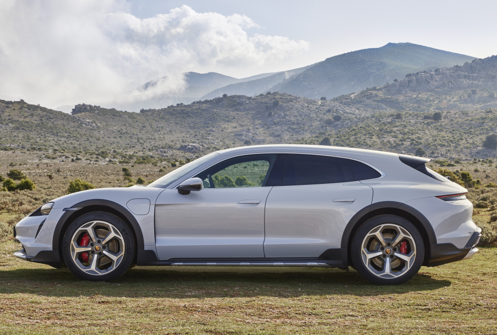 Elektrische Porsche Taycan nu al succesvoller dan beste Volkswagen ooit in 15 jaar