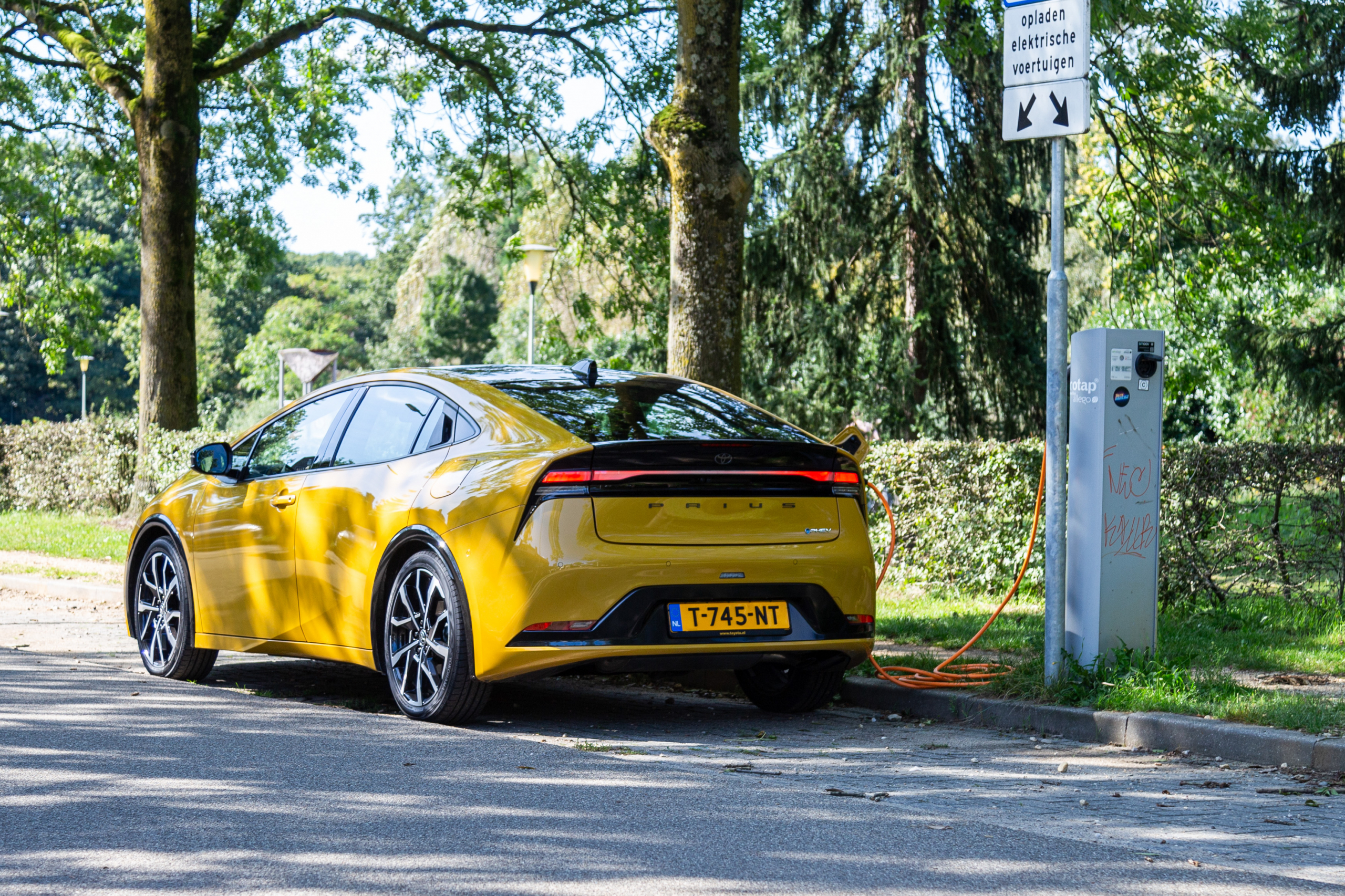 Zo zuinig is de nieuwe Toyota Prius met een lege batterij