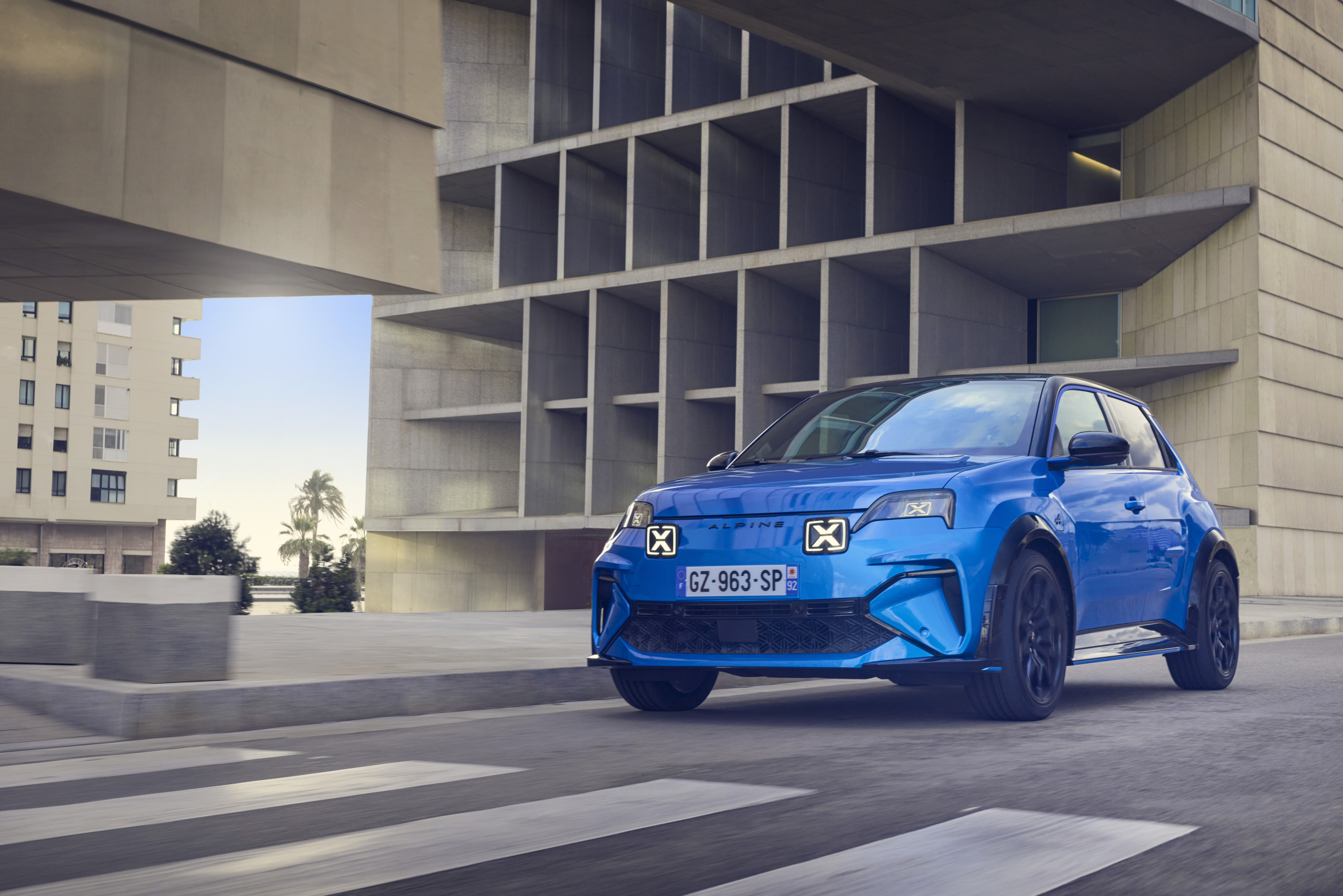 TEST Alpine A290: elektrische hot hatch, sneller en goedkoper dan Polo GTI