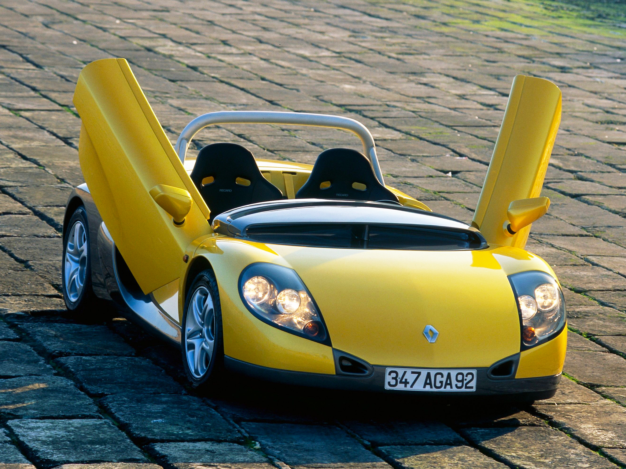 Van BMW Z1 tot Donkervoort: met deze vijf open auto's kan de zomer écht beginnen