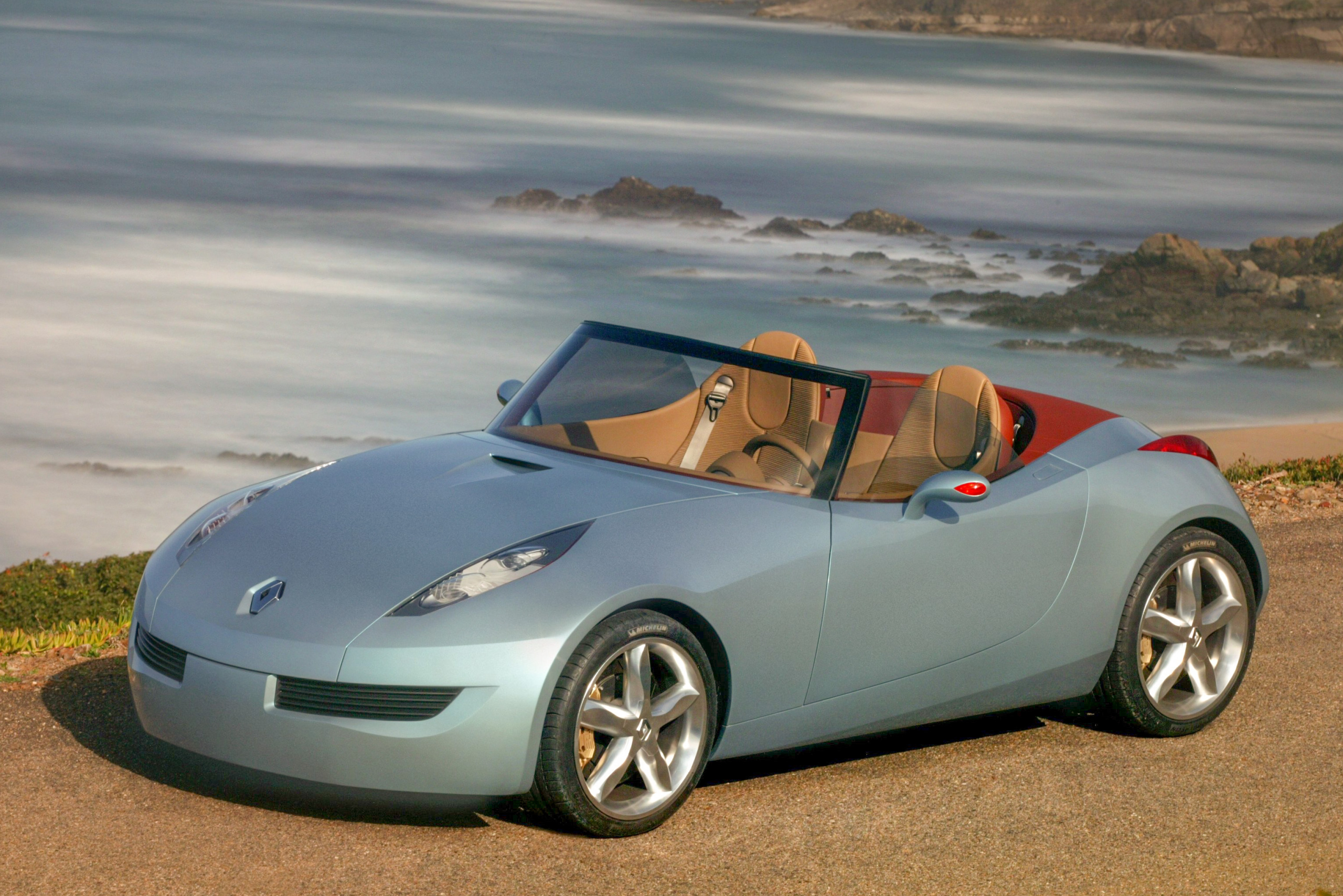 Deze schoonheid was een groter succes geworden dan de Renault Wind