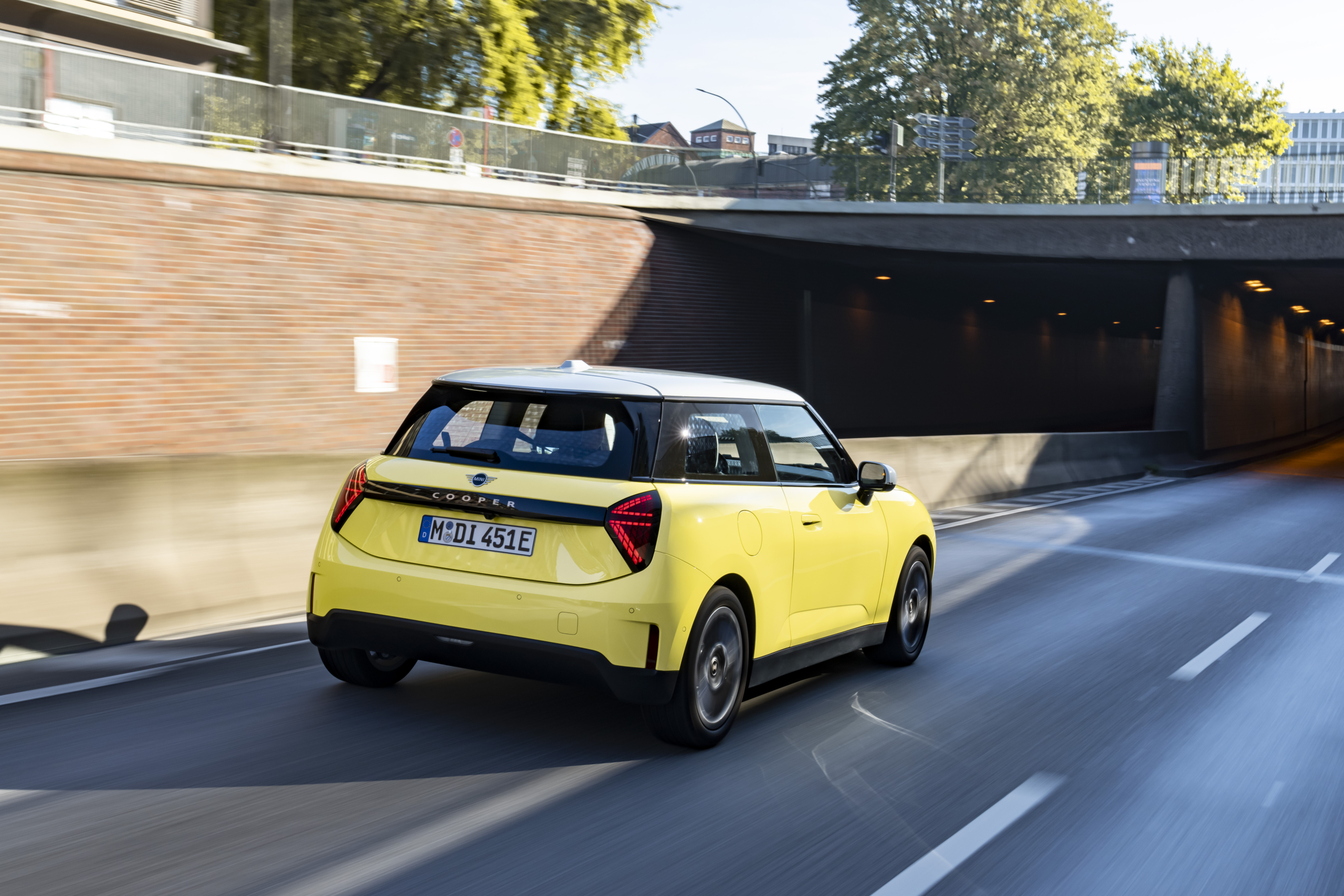 Review: Mini Cooper SE (2024) rijdt alle vooroordelen aan flarden