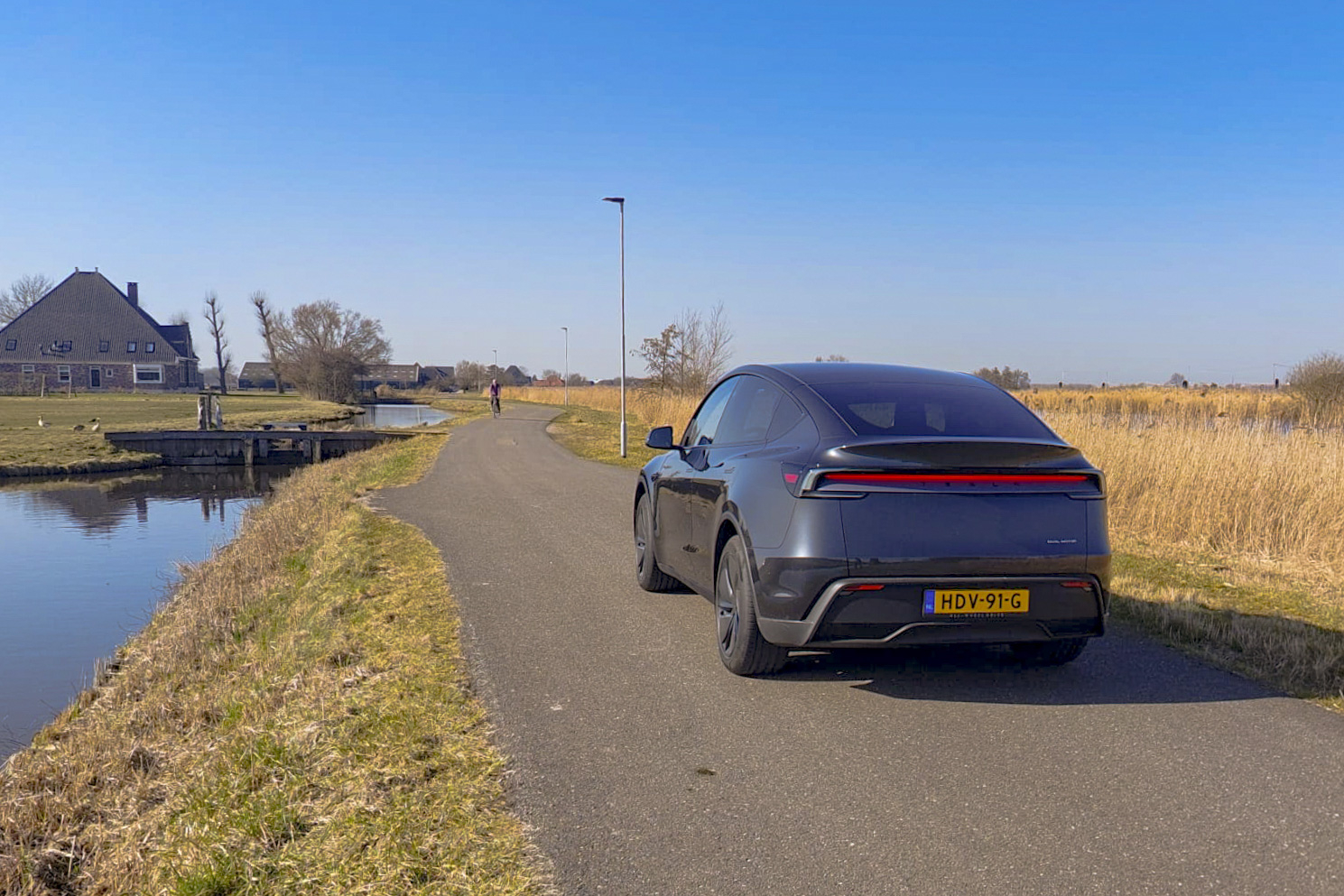 Review: Tesla Model Y (2025) laat concurrentie naar adem happen