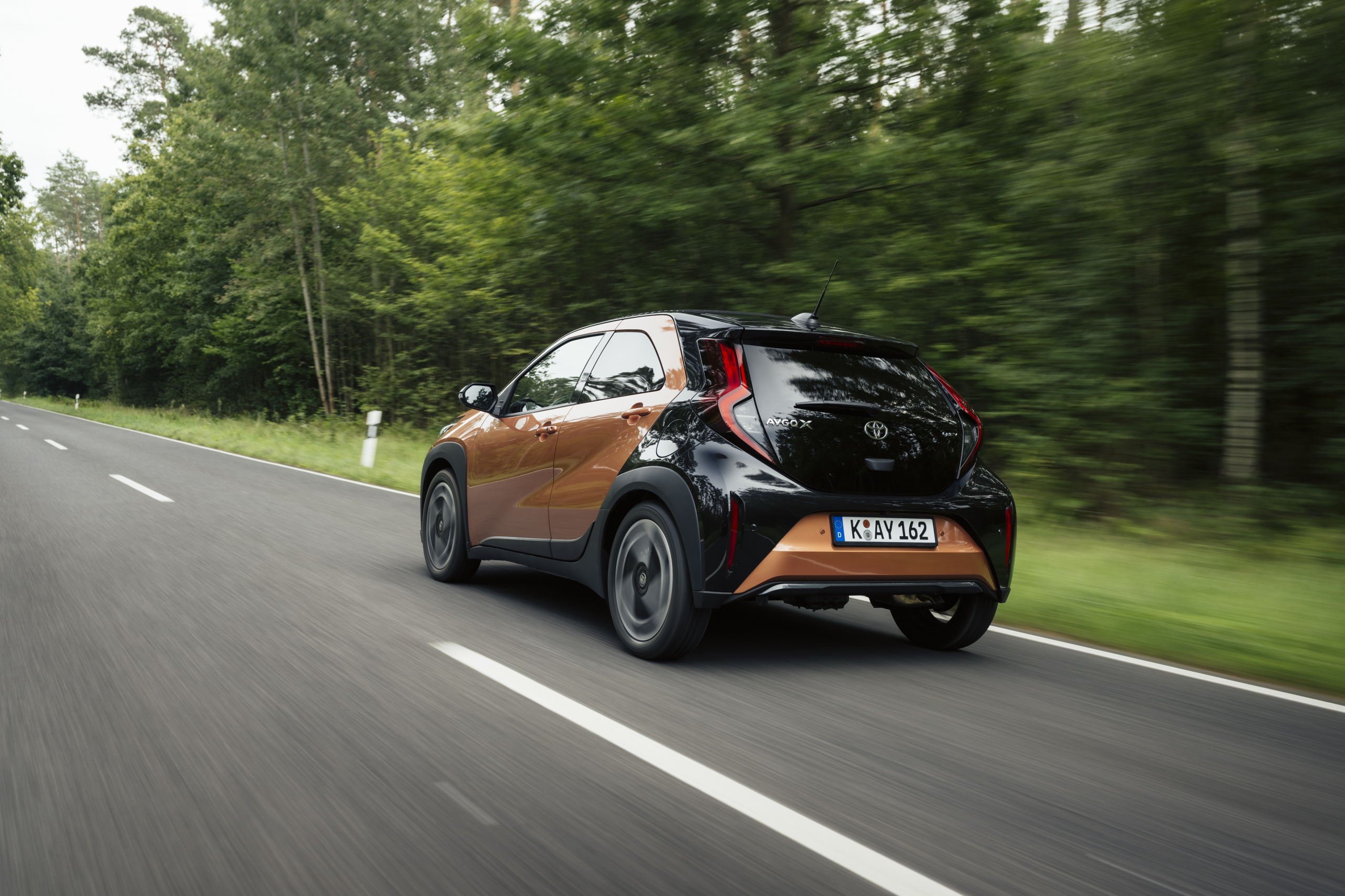 Deze nieuwe Toyota is de goedkoopste hybride van Nederland en plotseling spotgoedkoop
