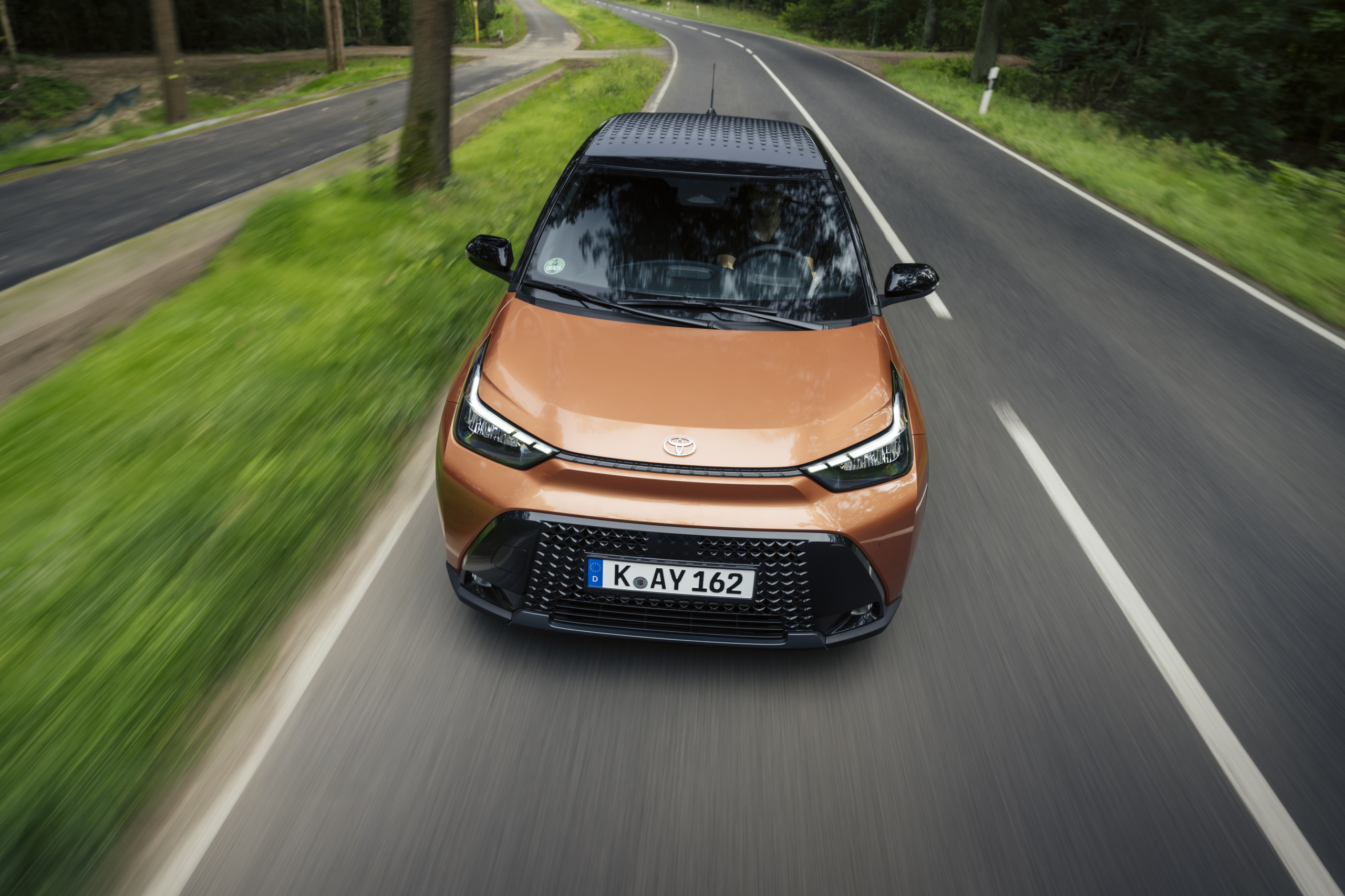 Deze nieuwe Toyota is de goedkoopste hybride van Nederland en plotseling spotgoedkoop