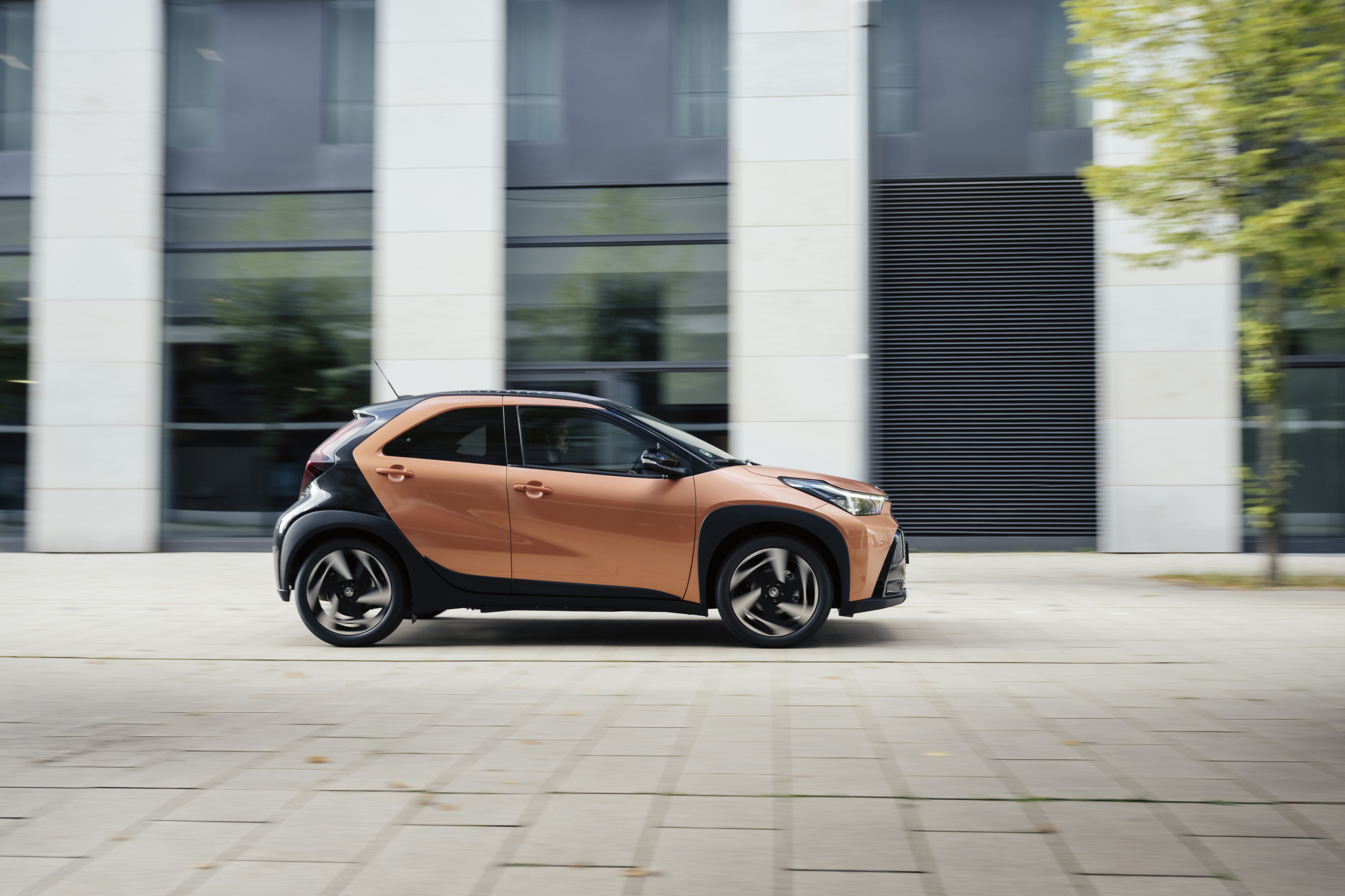 Deze nieuwe Toyota is de goedkoopste hybride van Nederland en plotseling spotgoedkoop
