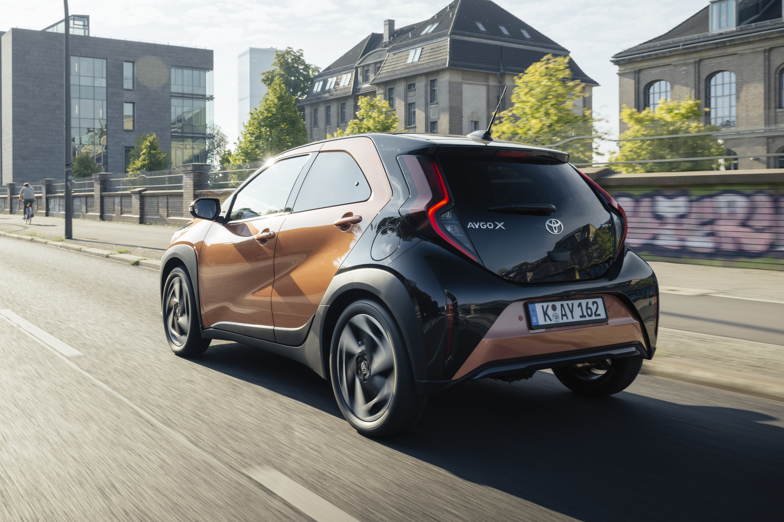 Deze nieuwe Toyota is de goedkoopste hybride van Nederland en plotseling spotgoedkoop