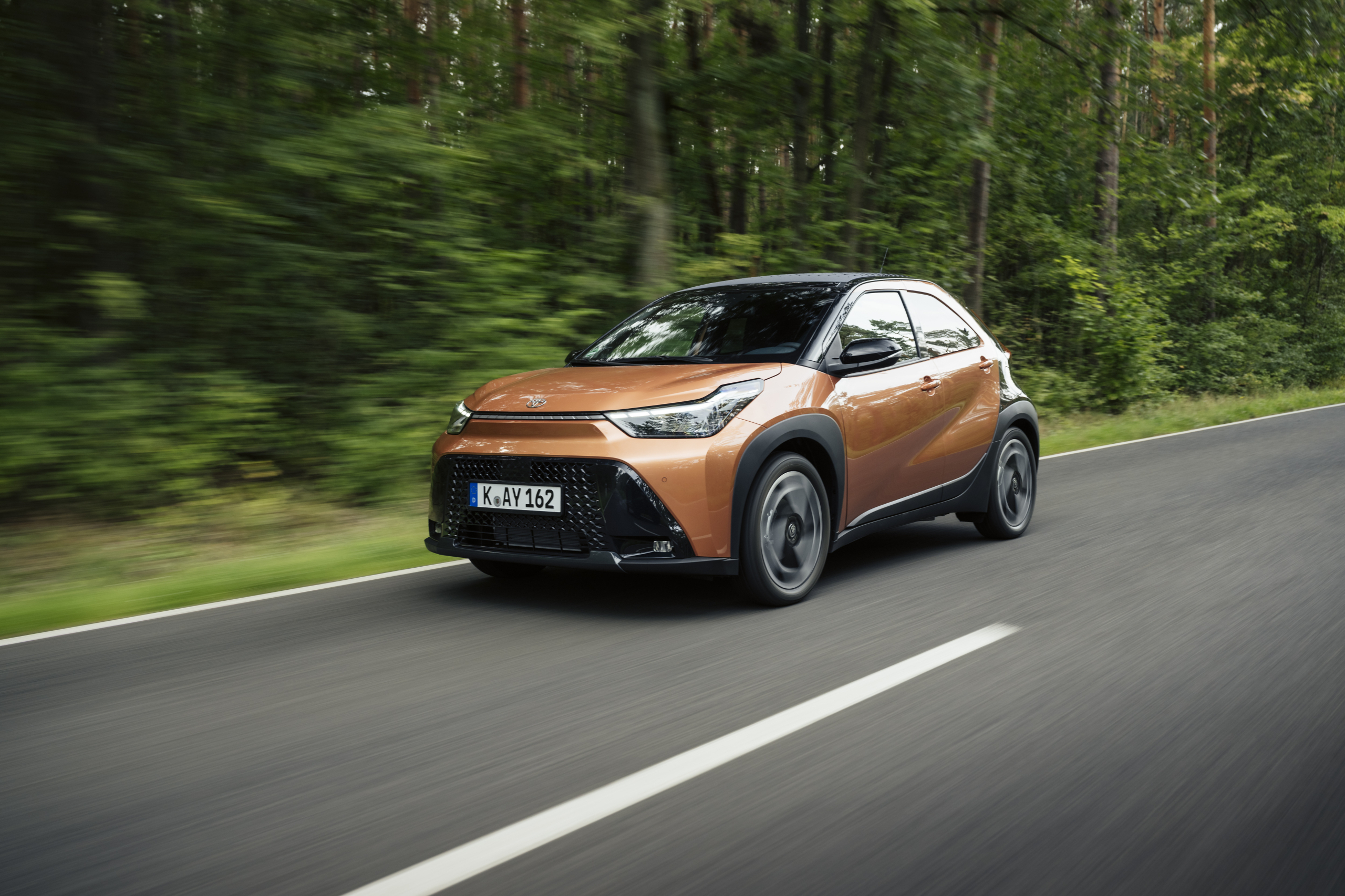 Deze nieuwe Toyota is de goedkoopste hybride van Nederland en plotseling spotgoedkoop