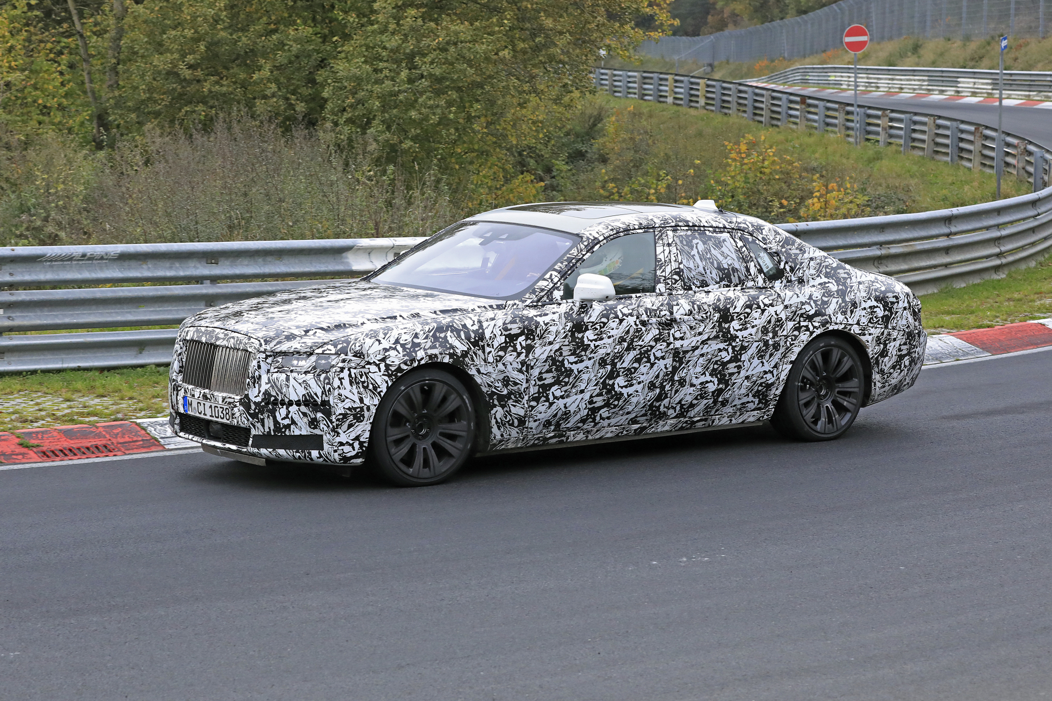 Geestverschijning: de nieuwe Rolls-Royce Ghost laat zich zien op de Nordschleife