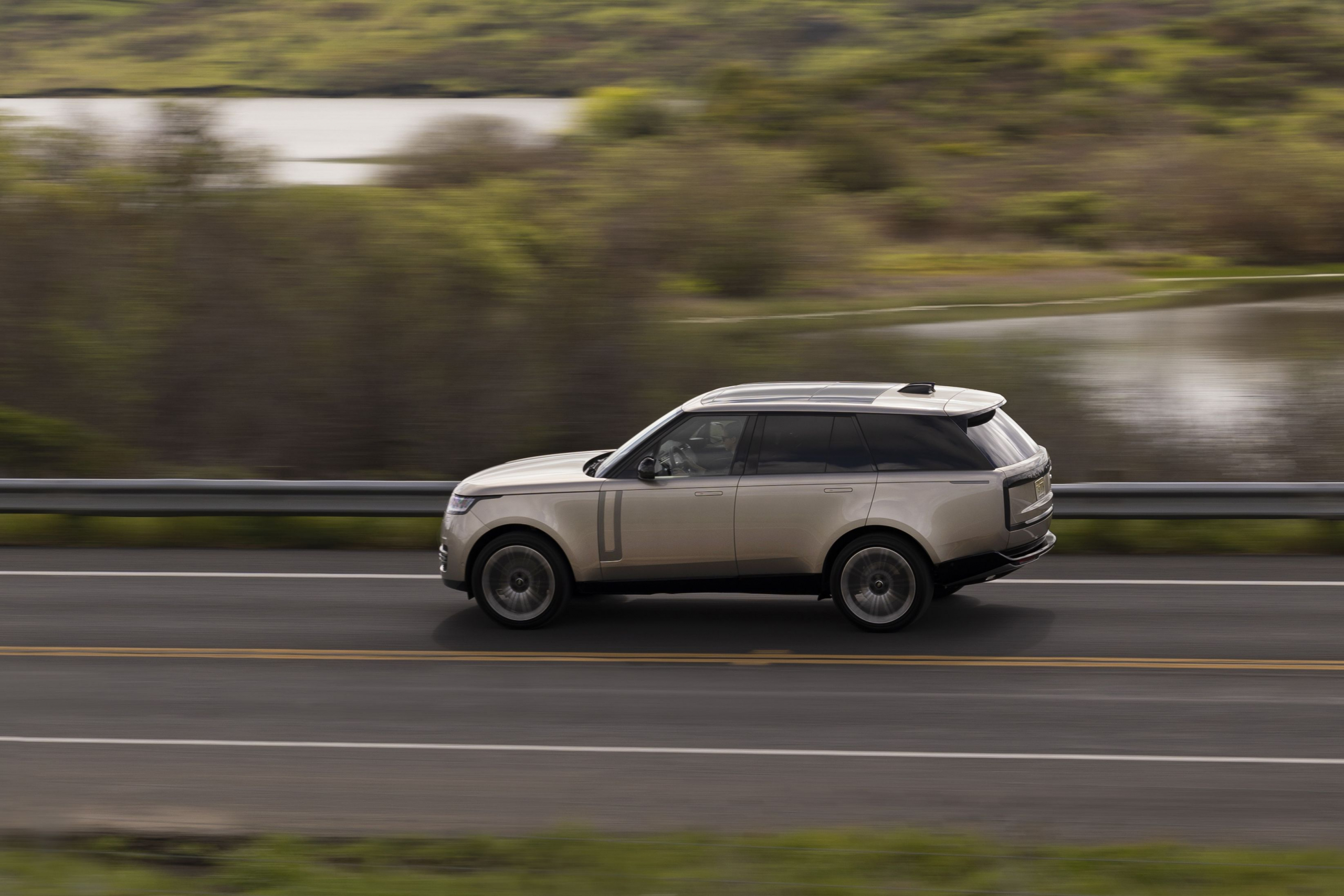 Range Rover (2022) test - Zoek je een top-suv? Dan kun je niet om deze heen!