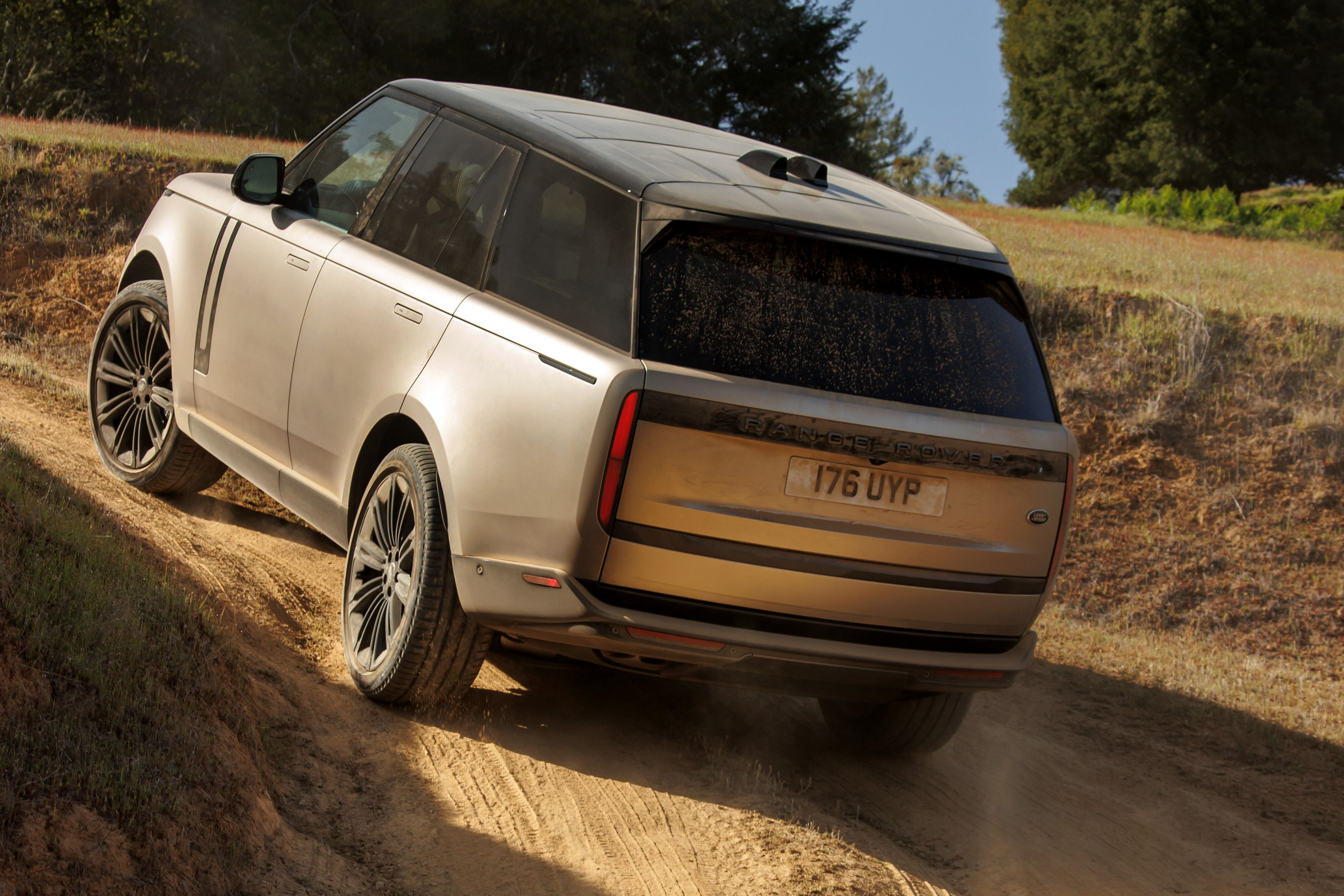 Range Rover (2022) test - Zoek je een top-suv? Dan kun je niet om deze heen!