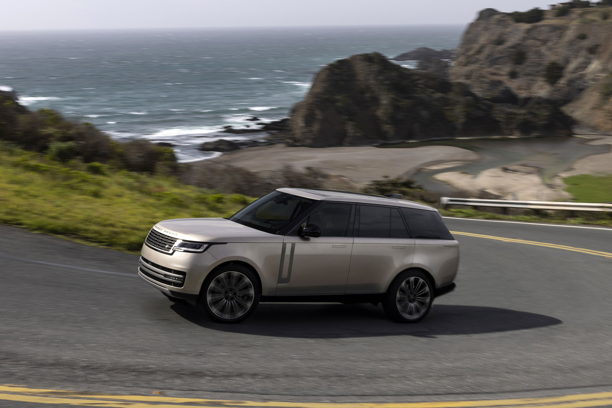 Range Rover (2022) test - Zoek je een top-suv? Dan kun je niet om deze heen!