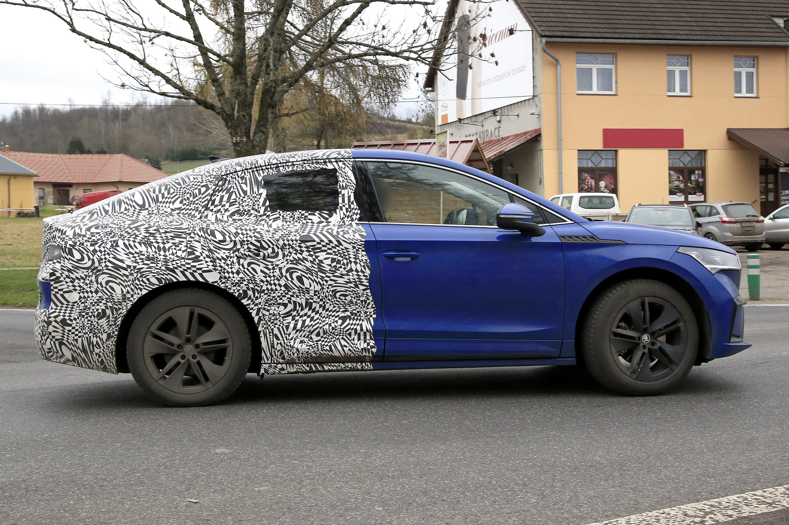 Kijk aan, de elektrische Skoda Enyaq iV komt er ook in coupévorm