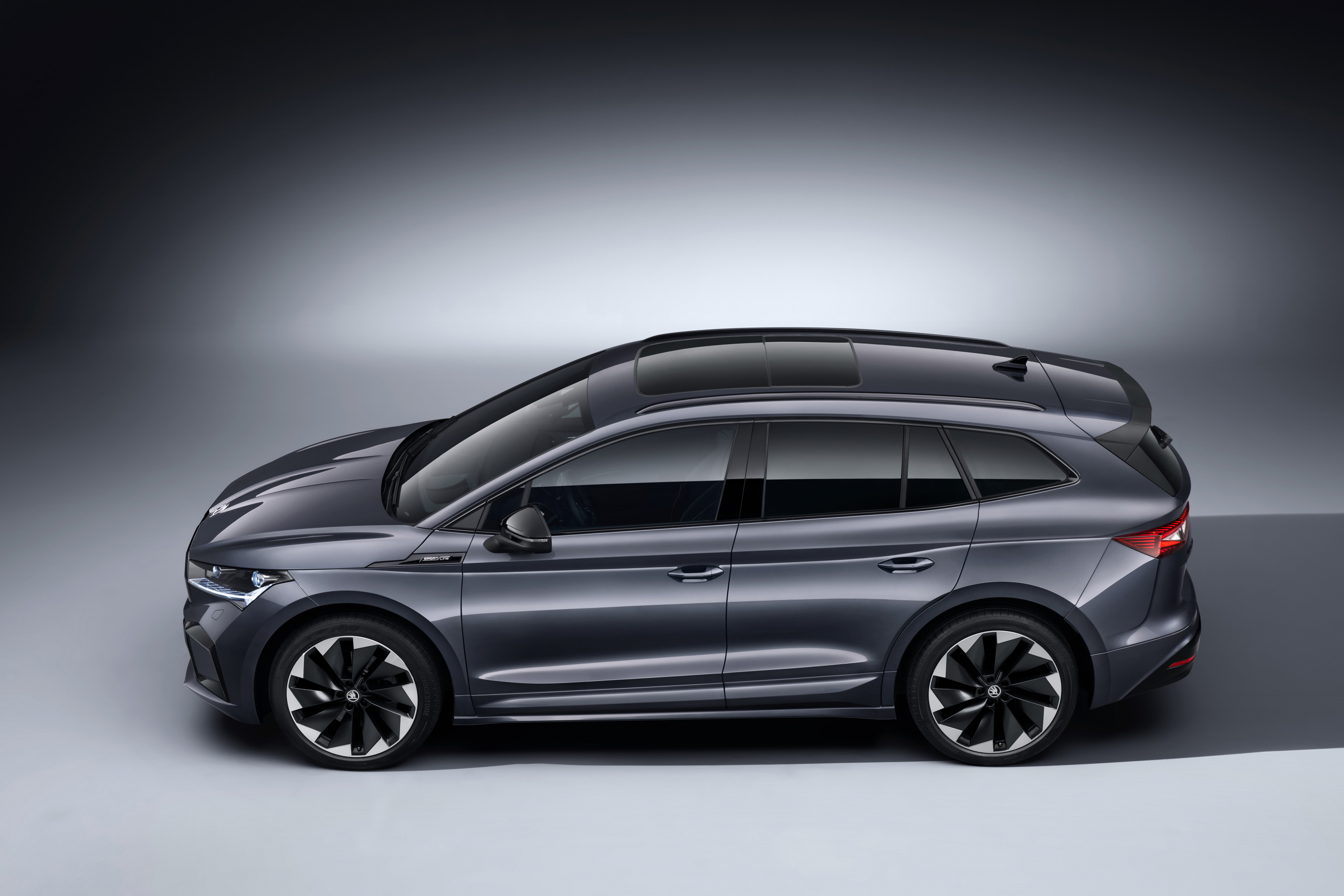 Elektrische Skoda Enyaq iV Sportline leeft op grote voet