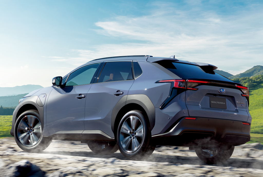 Dit automerk zet de rem op EV’s en zweert ineens bij hybrides