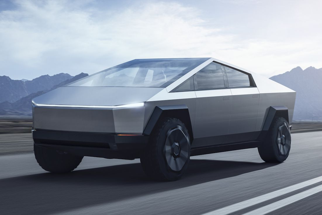 Gelekt! Productieversie Tesla Cybertruck is nog net zo lelijk, maar heeft nu wel spiegels en een ruitenwisser