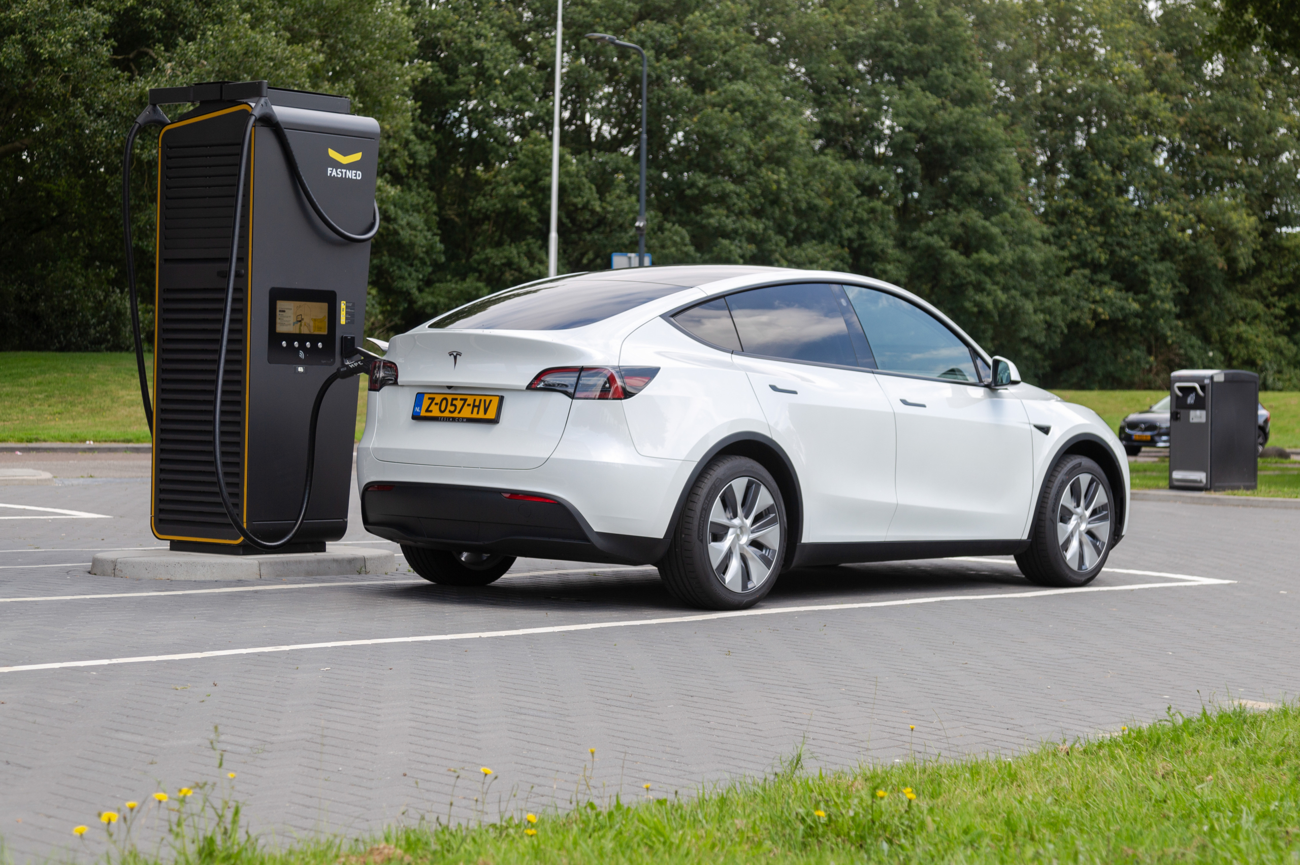 Tesla Model Y Long Range RWD: actieradius gemeten bij 100 en 130 km/h