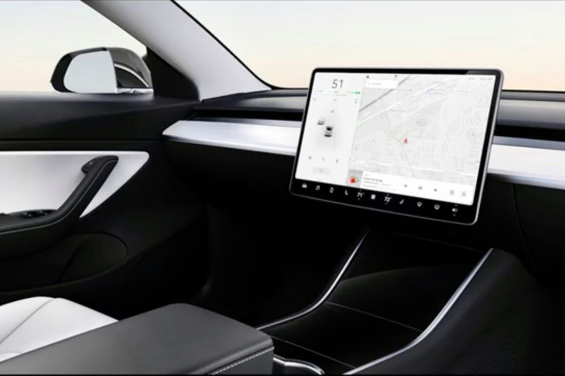 Als Tesla in 2023 met een autonome stadsauto komt, eten wij nóg een paar schoenen op