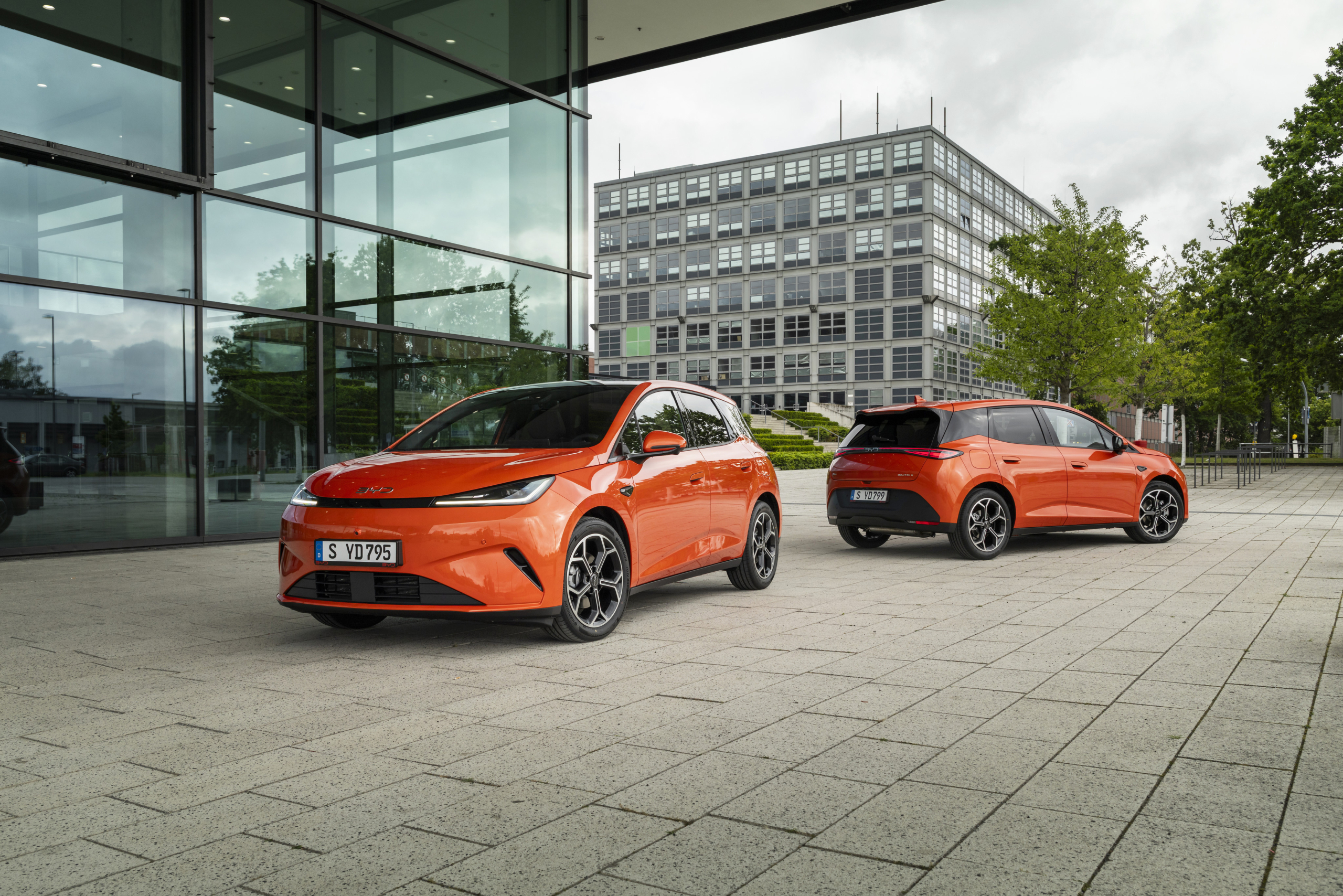 TEST - Is er iemand die deze goedkope plug-in hybride durft te kopen?
