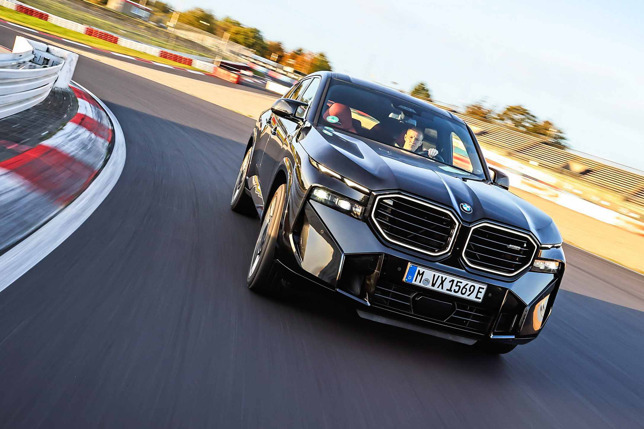 TEST: Waarom beschaafde mensen geen Lambo maar een BMW XM kopen