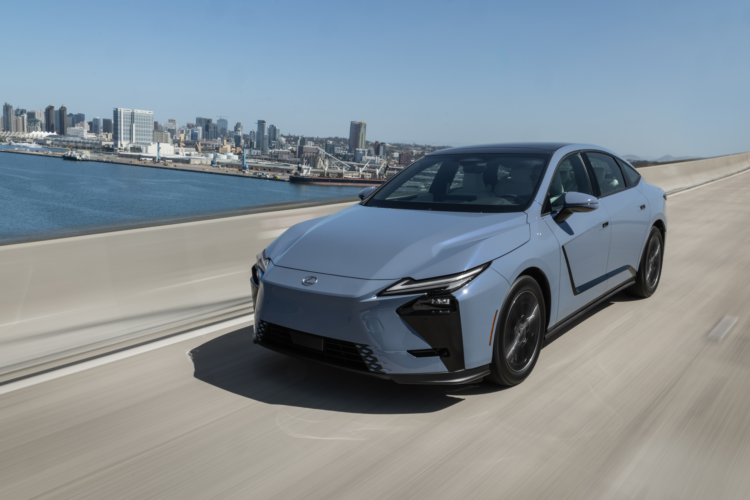 TEST - Lexus ES