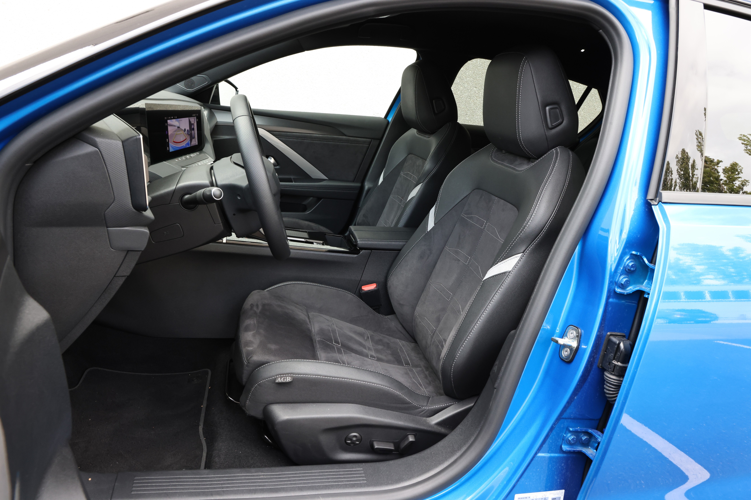 TEST: Zo kan een Duitse EV nog altijd winnen van een Chinese