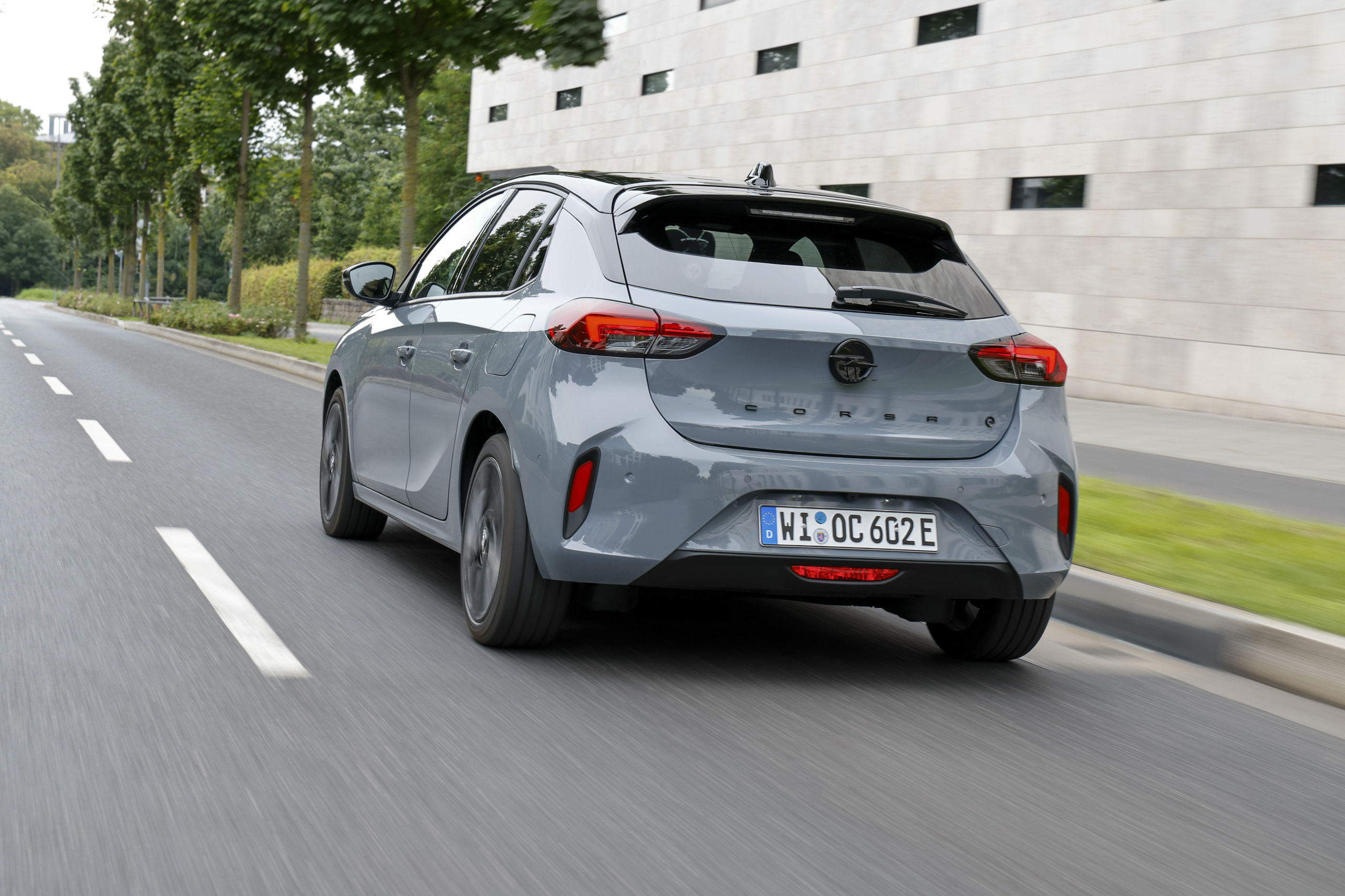 Duitse subsidie elektrische auto's stopgezet: deze merken compenseren hun EV-klanten