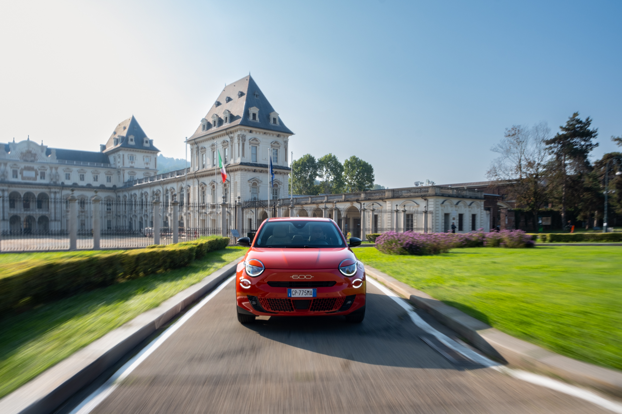 TEST - zo onderscheidt Fiat 600e zich van de Opel Mokka en Peugeot 2008