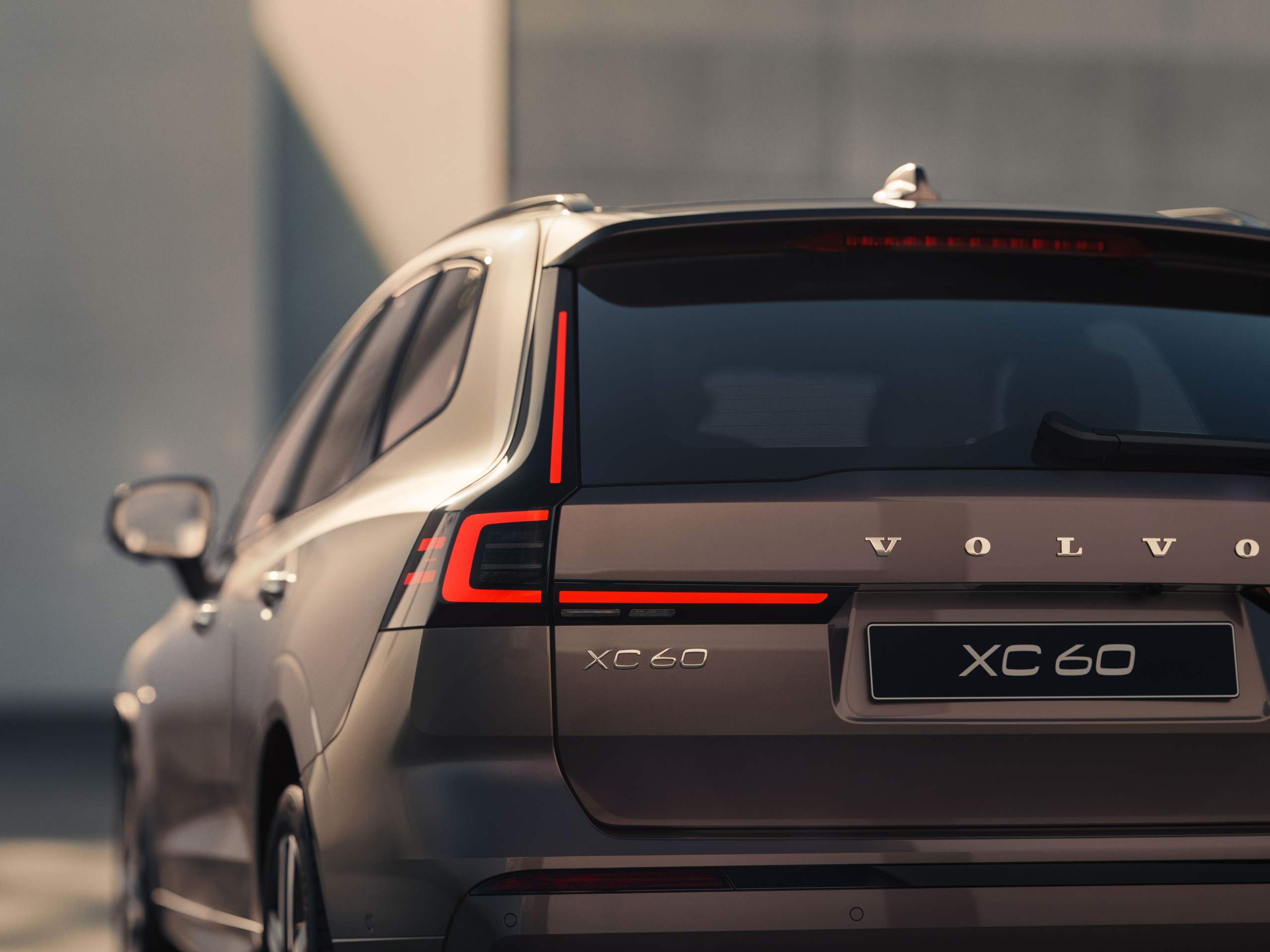 Volvo weigert stokoude XC60 met pensioen te sturen: als PHEV nu 200 km elektrisch