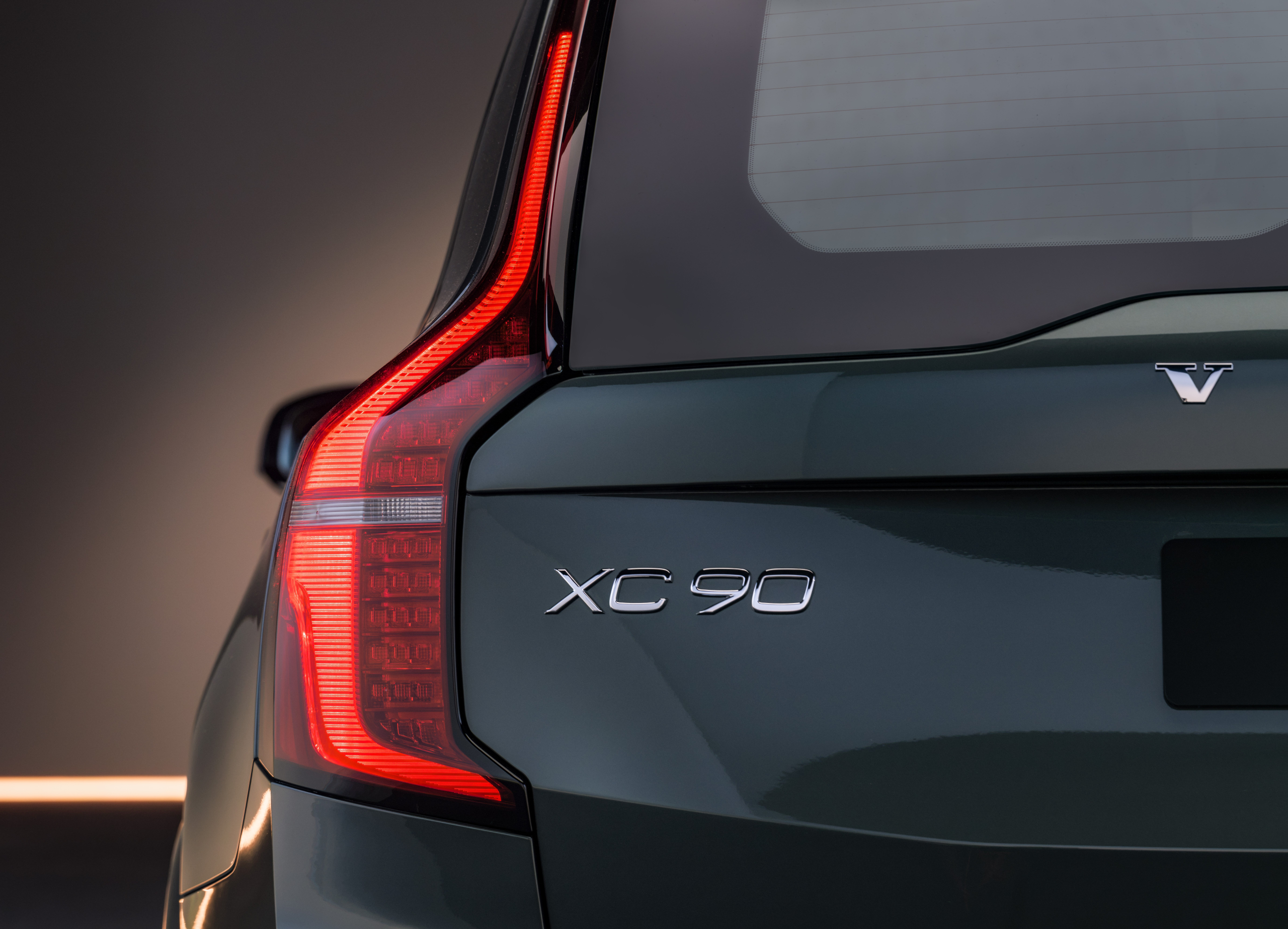 Volvo weigert stokoude XC60 met pensioen te sturen: als PHEV nu 200 km elektrisch