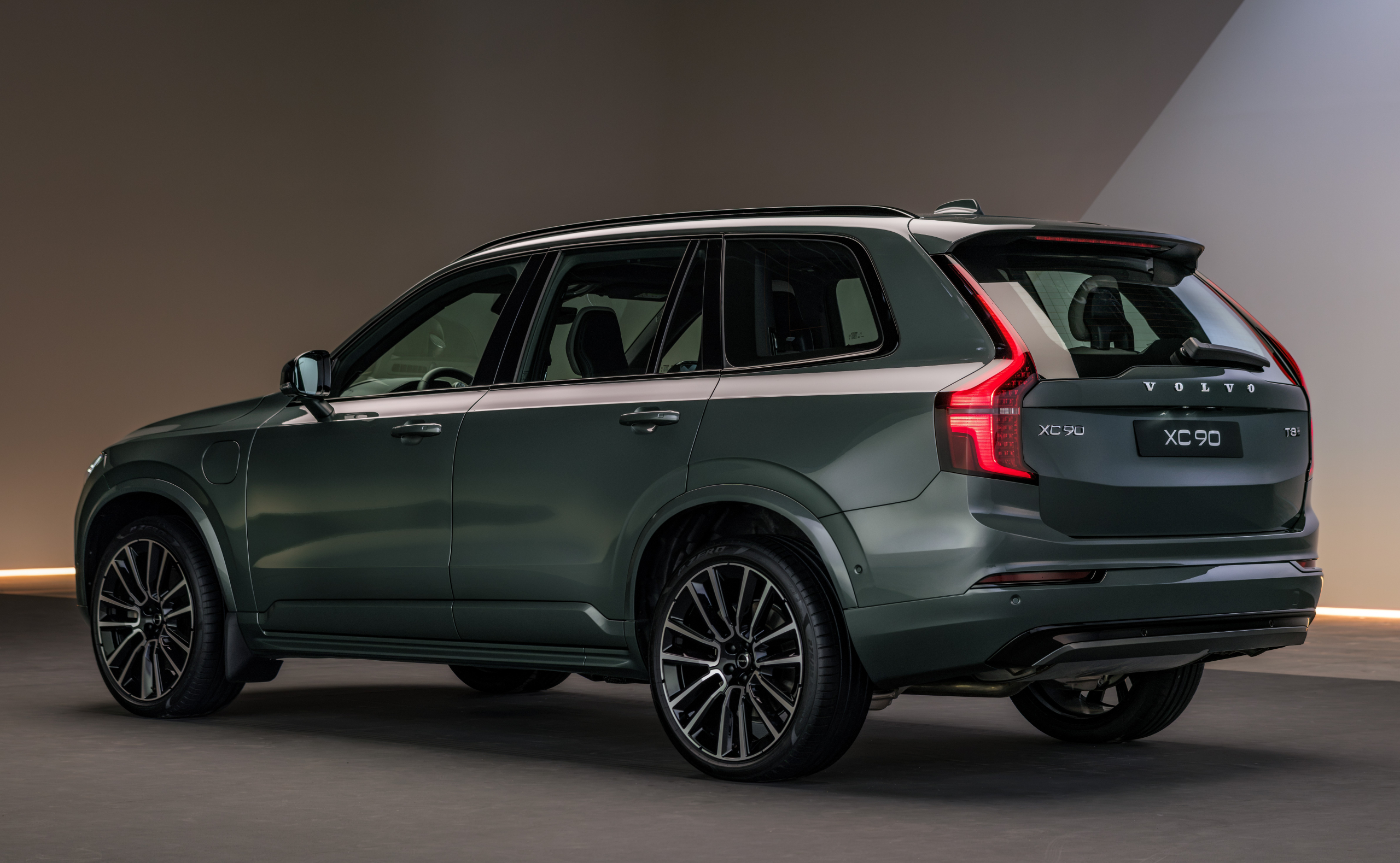 Volvo weigert stokoude XC60 met pensioen te sturen: als PHEV nu 200 km elektrisch