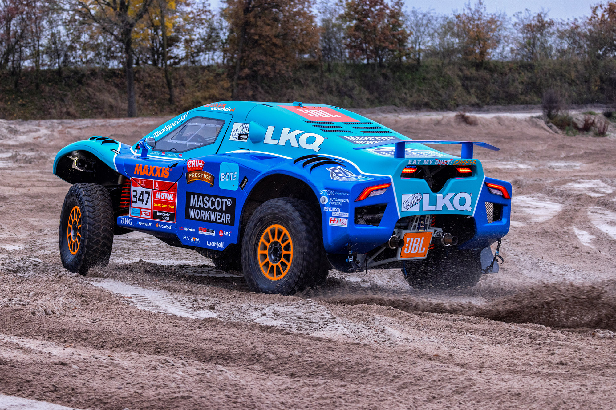Met een Corvette de Dakar-rally rijden? Dat kan! Met de Century CR6 van de broertjes Coronel