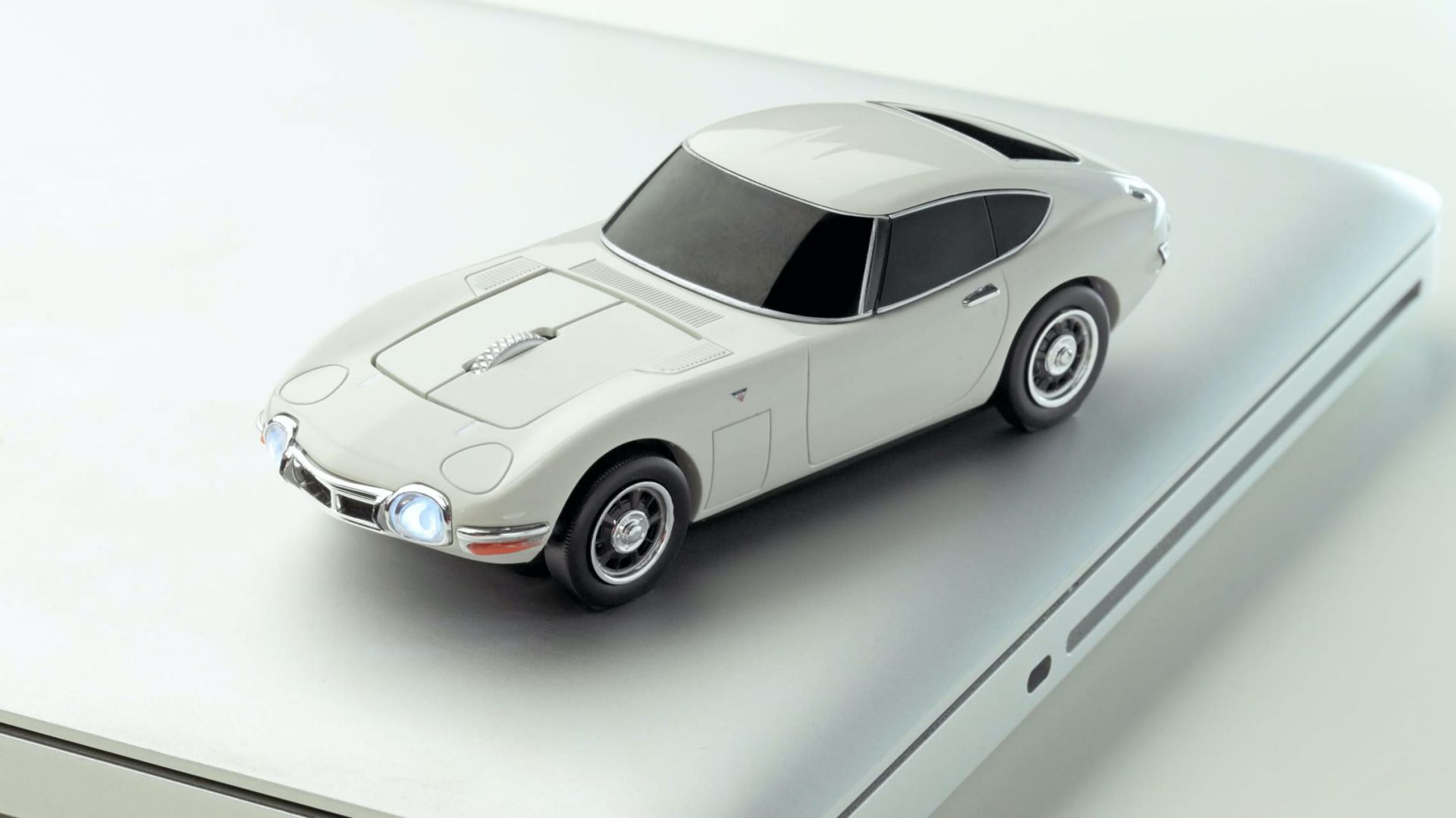 Coronaquarantine? Wij hebben de perfecte Toyota 2000GT-computermuis voor je