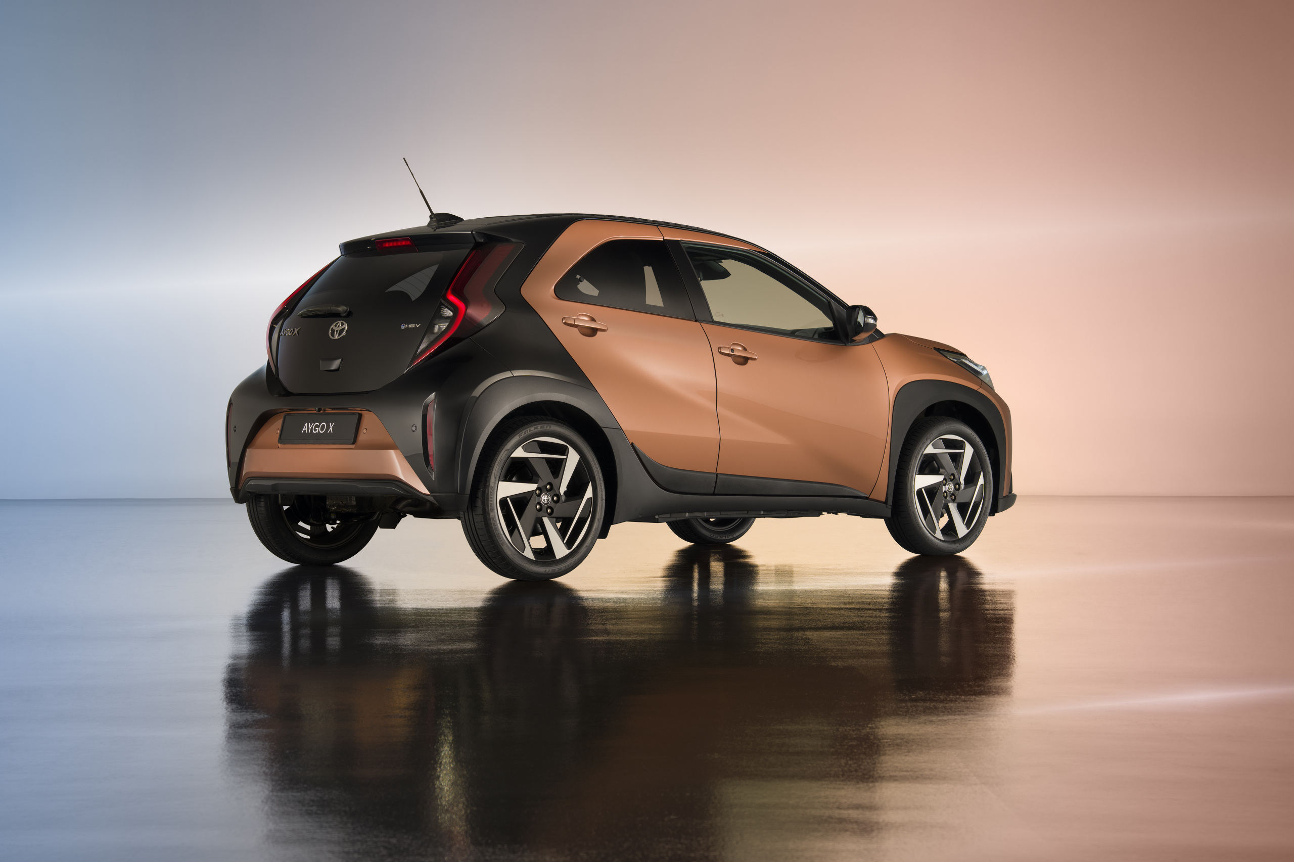 Deze nieuwe Toyota is de goedkoopste hybride van Nederland en plotseling spotgoedkoop
