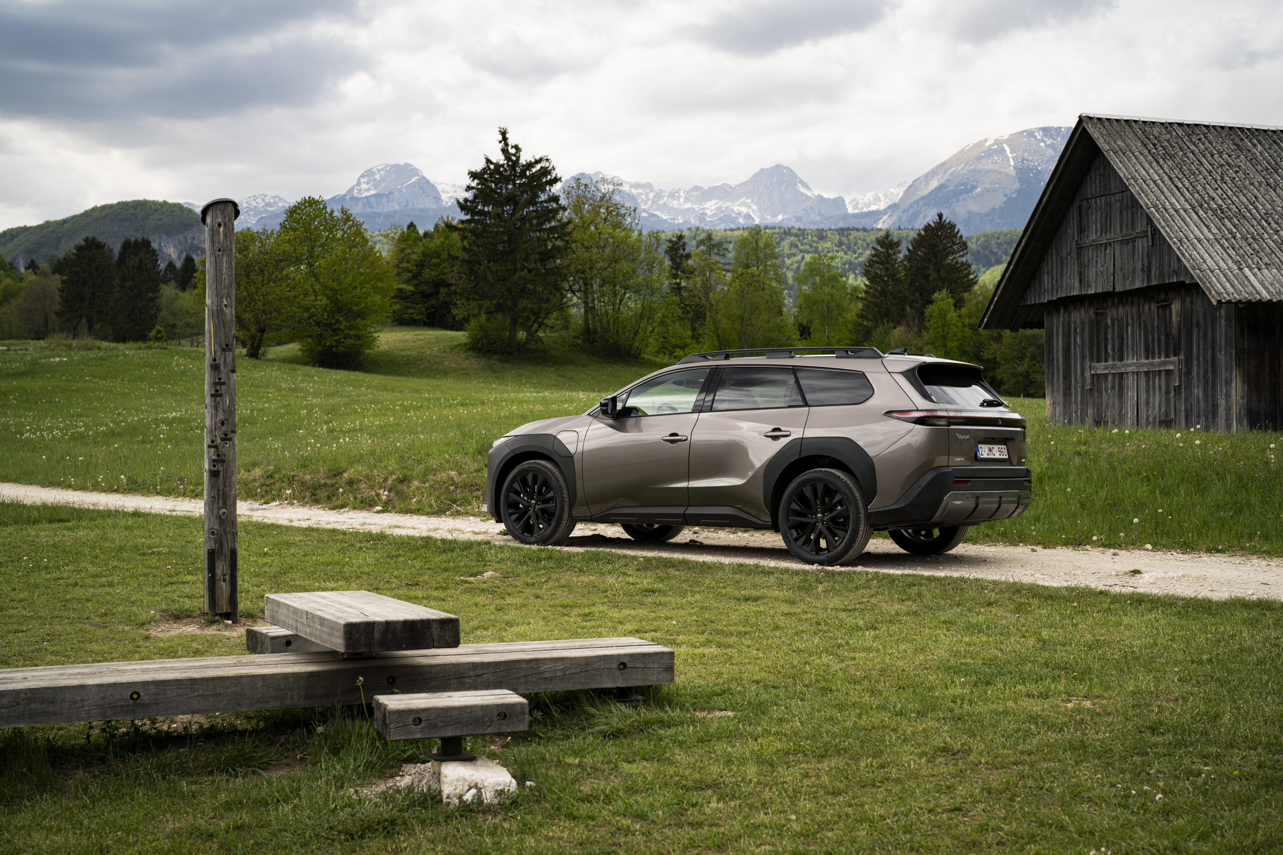 TEST - Deze Toyota gaat de strijd aan met de bestverkochte EV ter wereld
