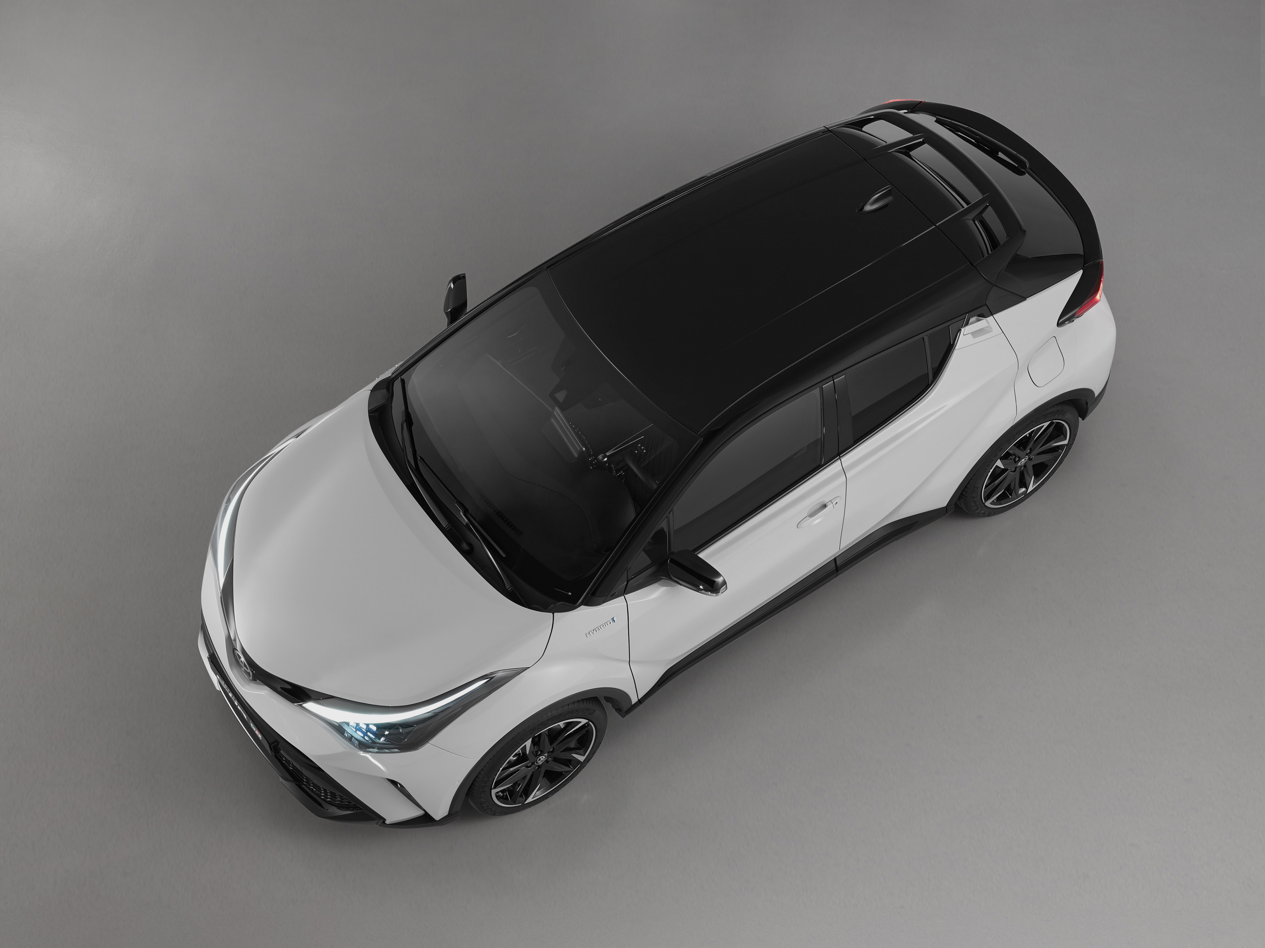 Vernieuwde Toyota C-HR trekt joggingpak aan