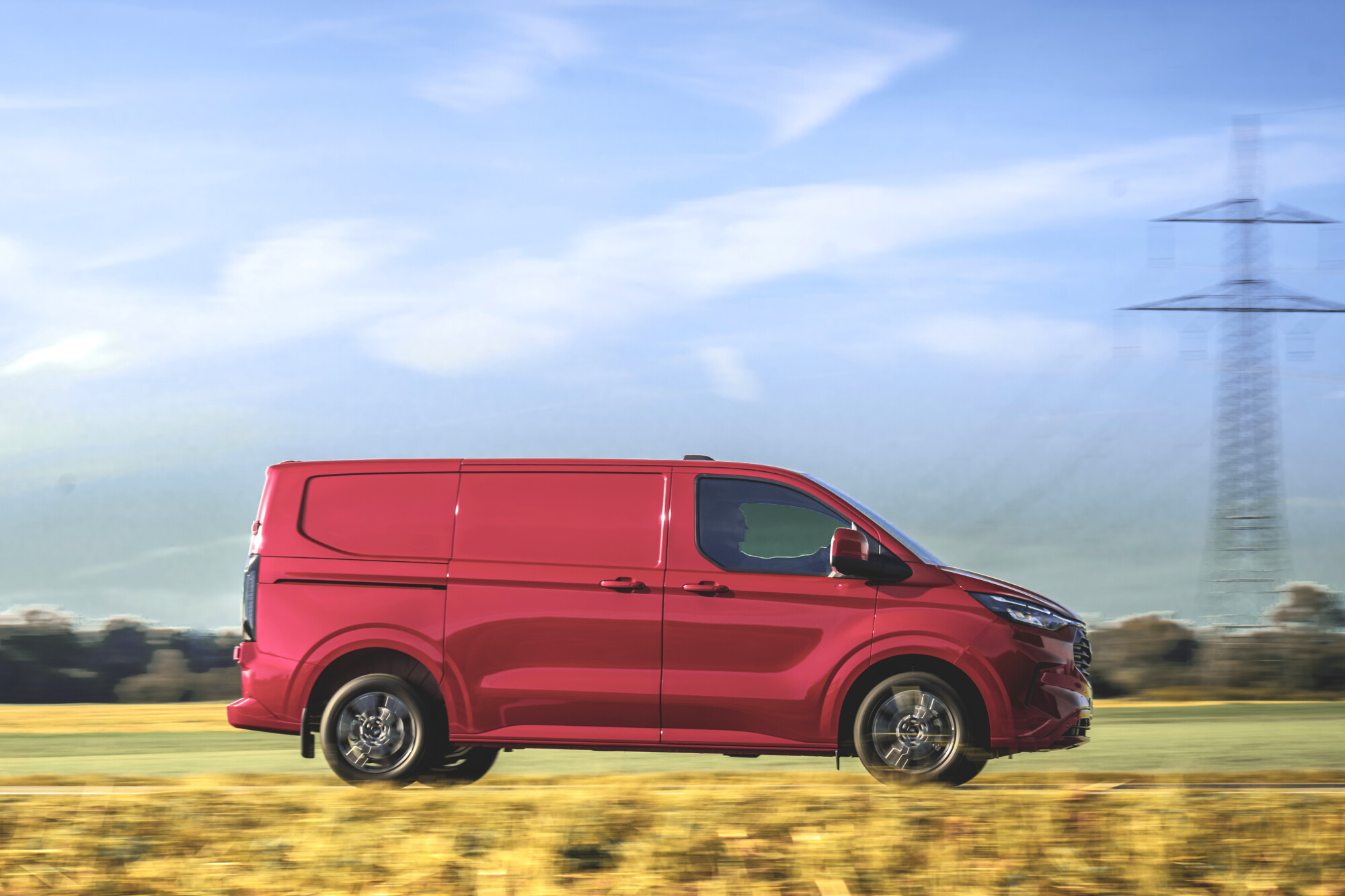 Test: in de Ford Transit Custom 2024 kun je van je stuur eten