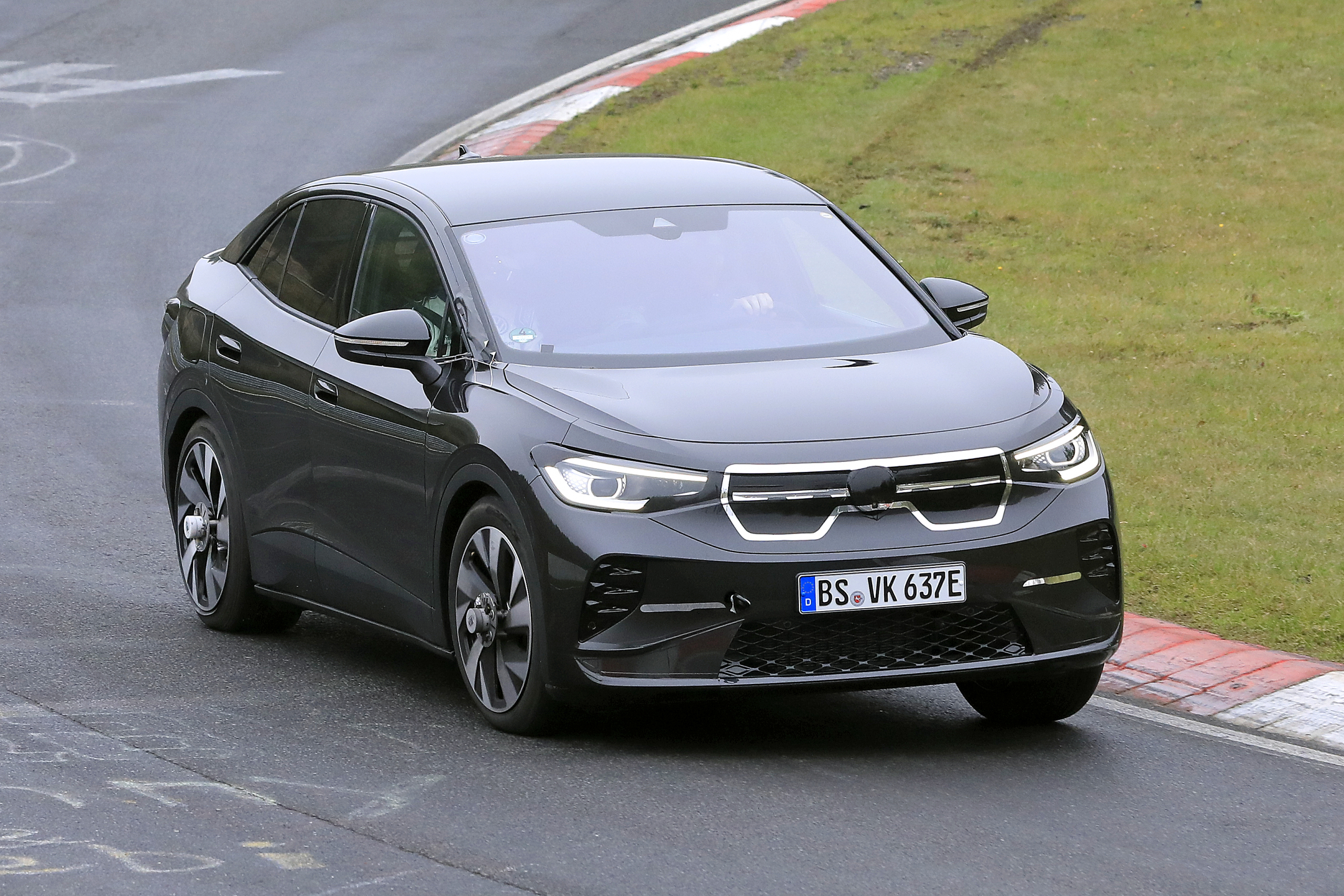 Wat rijdt hier? Is het de Volkswagen ID.5 of de ID.4 Coupé?